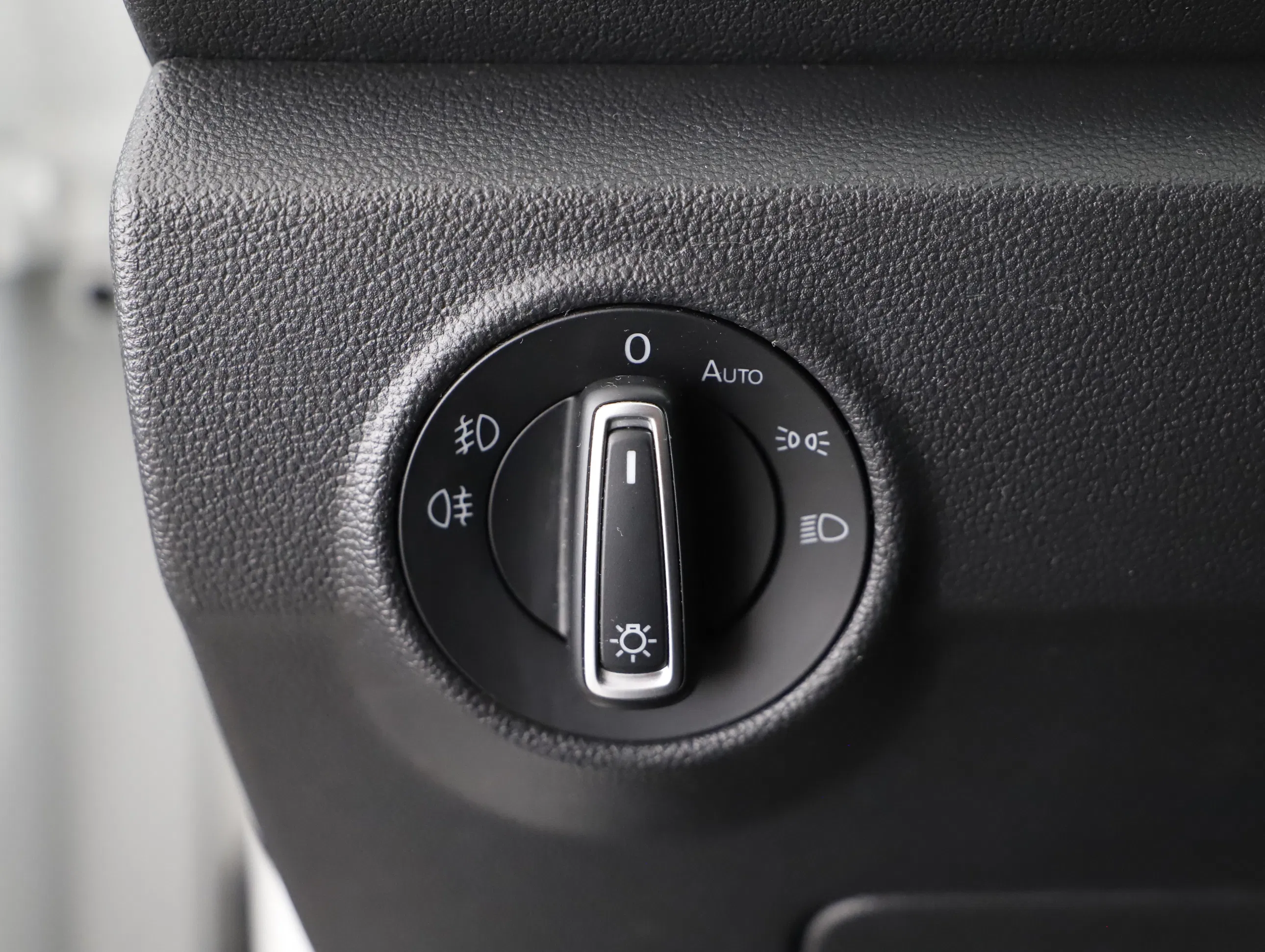 VW T-Roc 2.0 TDI 4Motion Sport | Bild 13 von 29