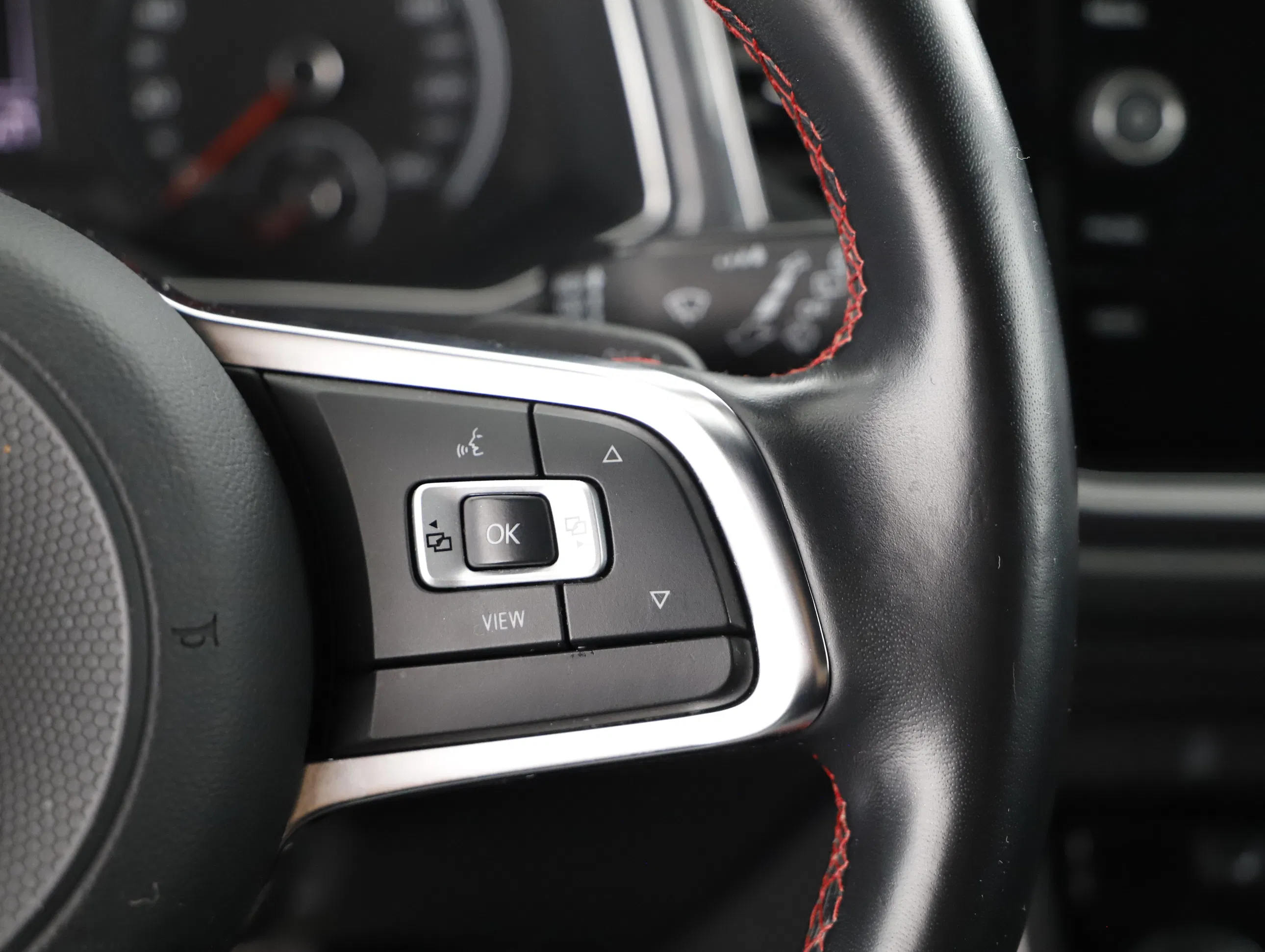 VW T-Roc 2.0 TDI 4Motion Sport | Bild 19 von 29