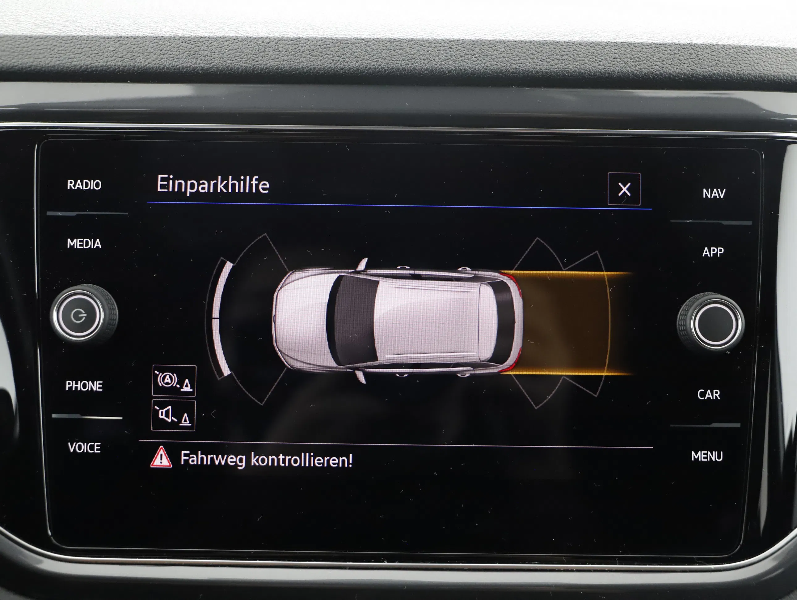 VW T-Roc 2.0 TDI 4Motion Sport | Bild 20 von 29