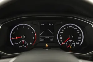 VW T-Roc 1.5 TSI ACT Sport | Thumbnail 14 von 31