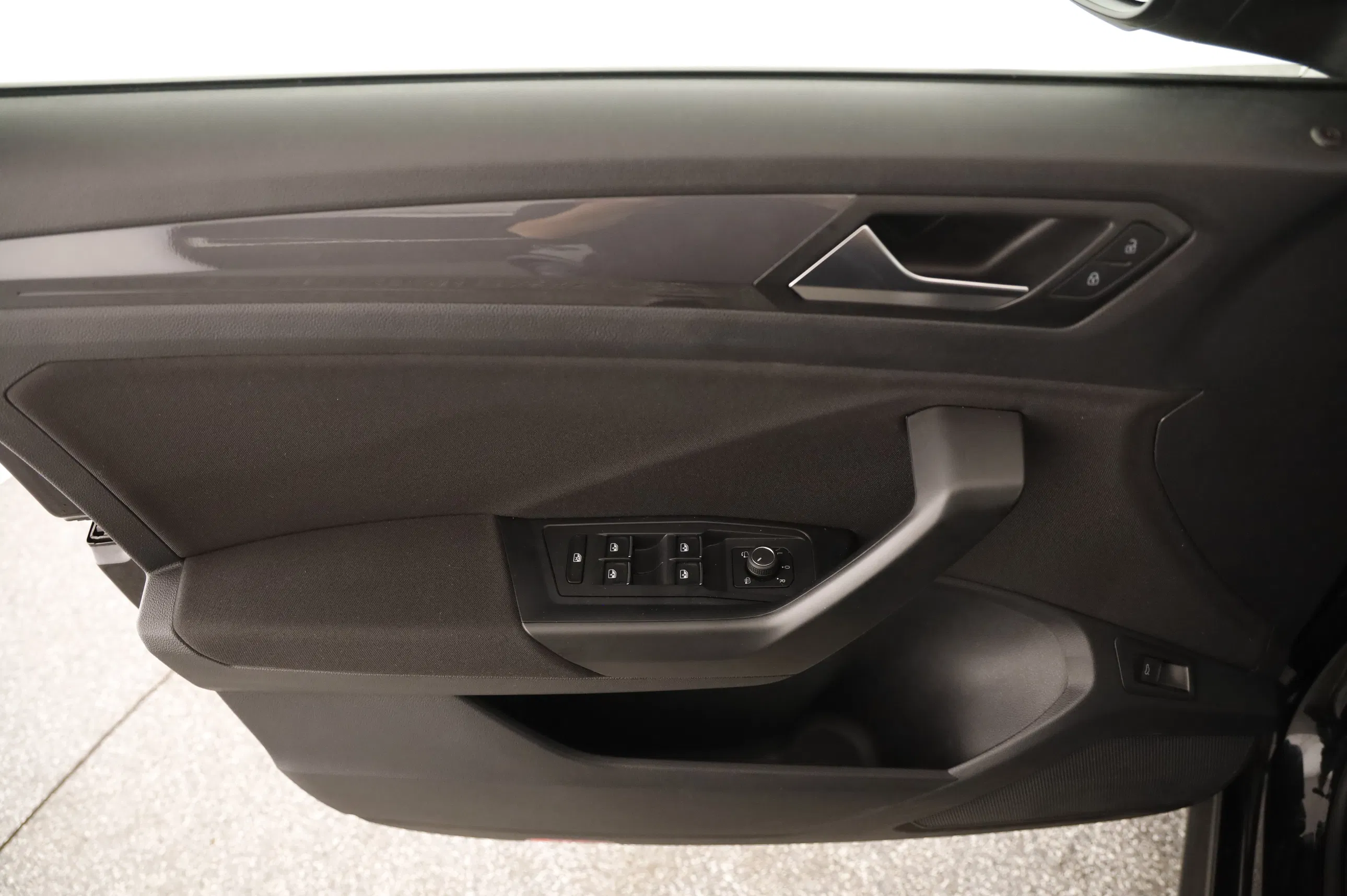 VW T-Roc 1.5 TSI ACT Sport | Bild 6 von 31