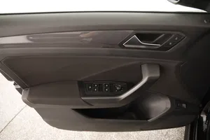 VW T-Roc 1.5 TSI ACT Sport | Thumbnail 6 von 31