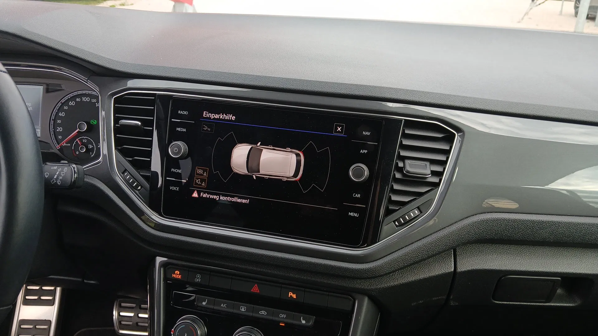 VW T-Roc 1.5 TSI ACT Sport | Bild 15 von 22