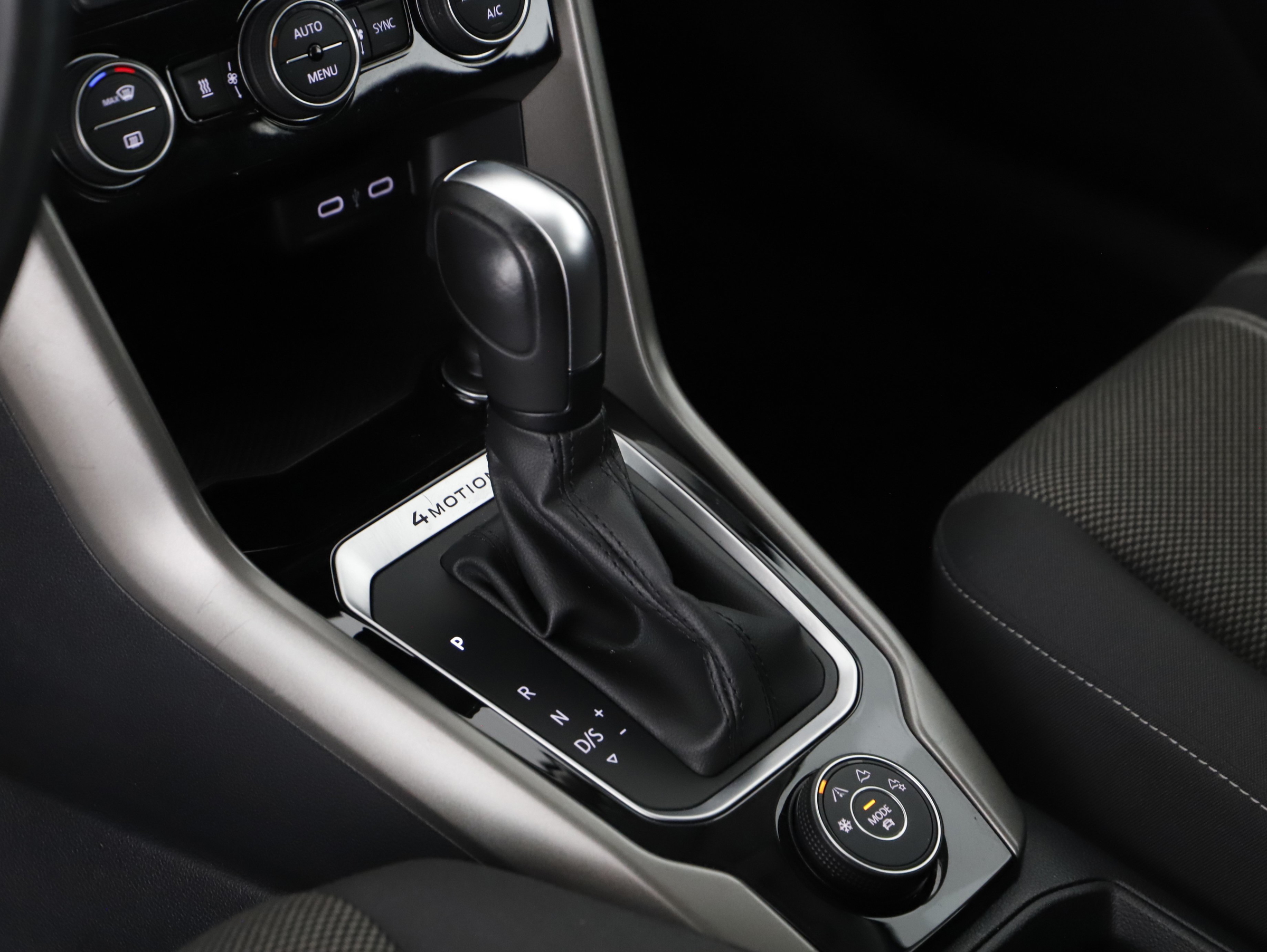 VW T-Roc 2.0 TDI 4Motion Design | Bild 12 von 20