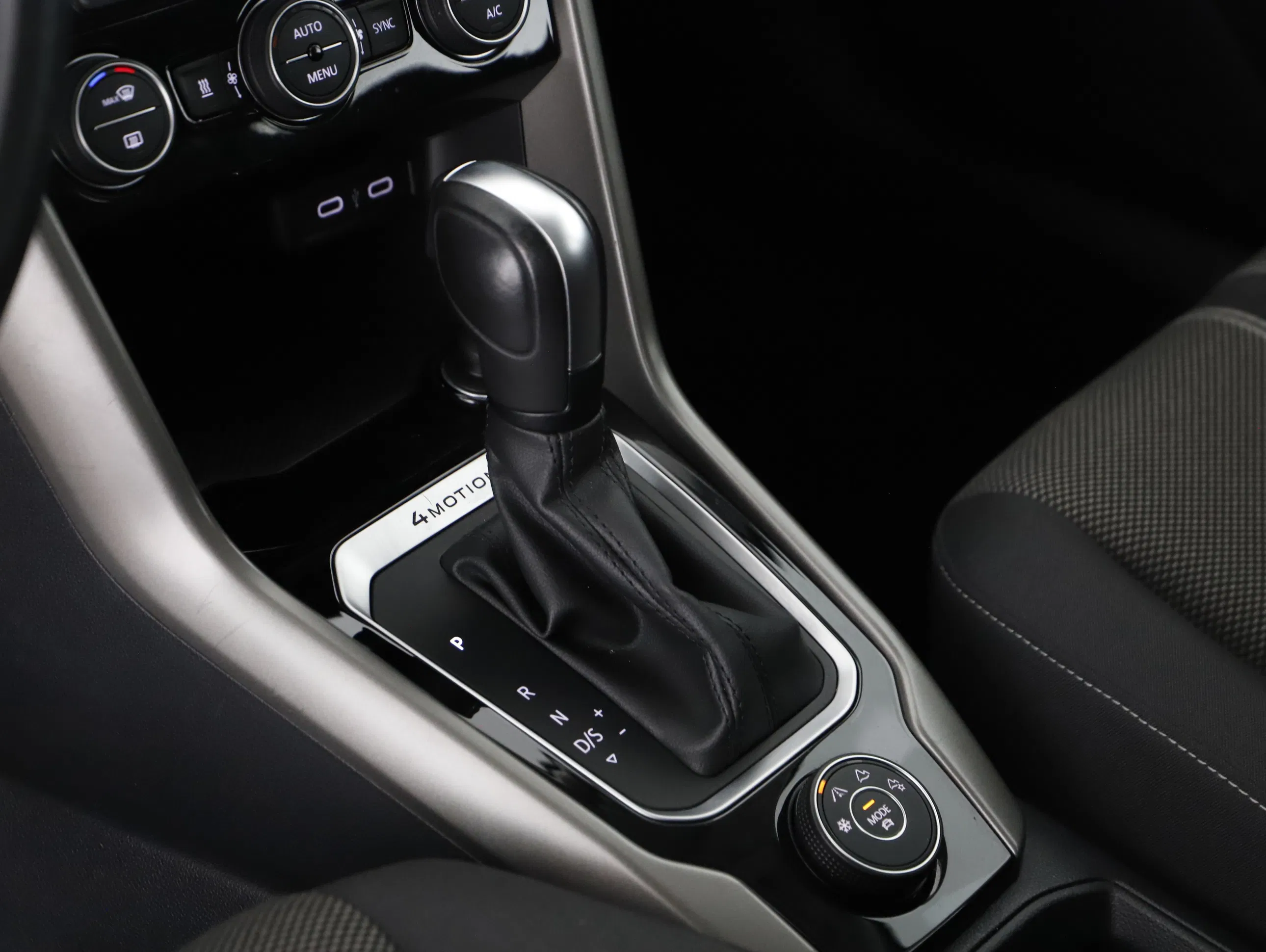 VW T-Roc 2.0 TDI 4Motion Design | Bild 12 von 20