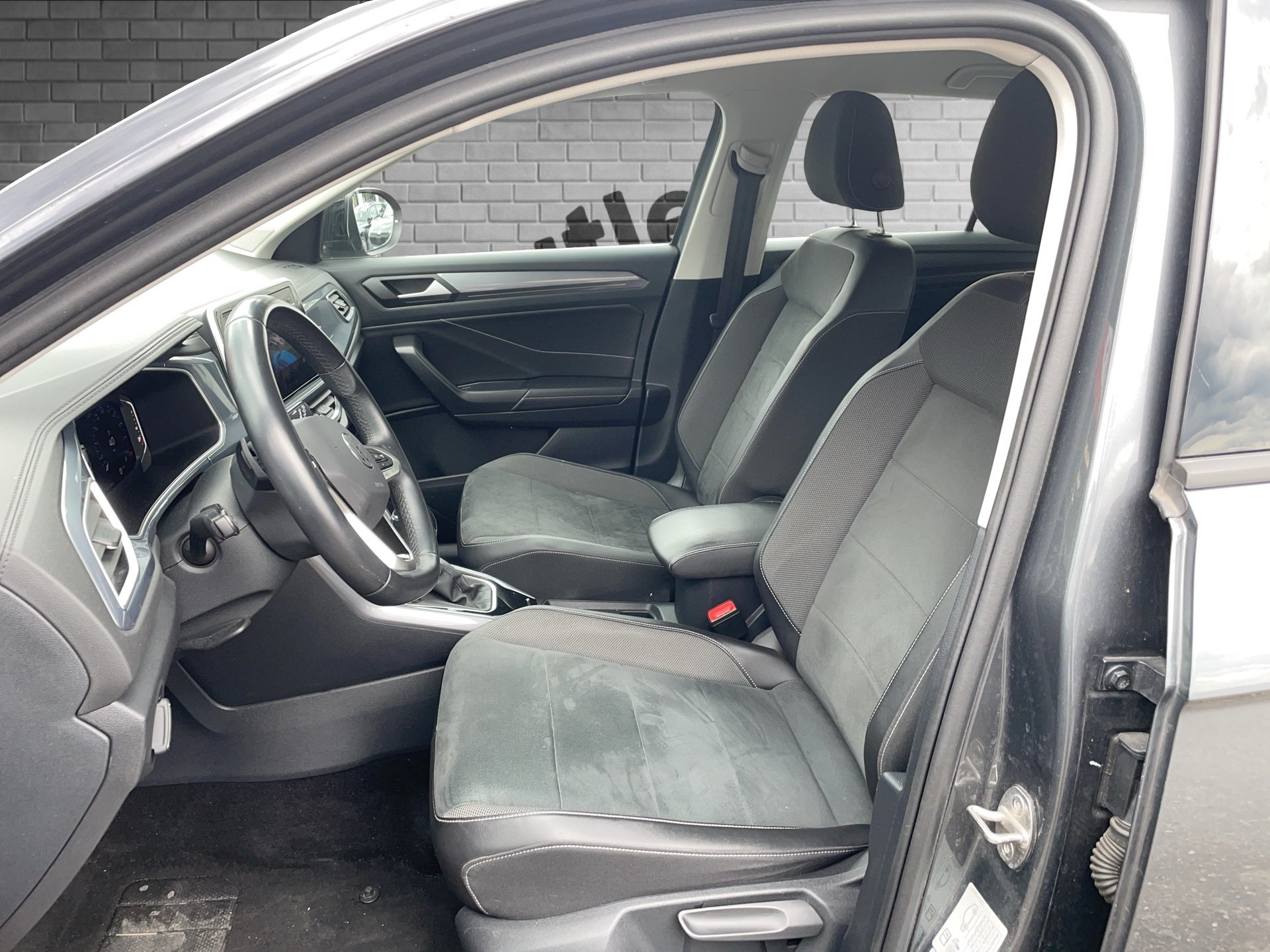 VW T-Roc 1.5 TSI Style DSG | Bild 2 von 18