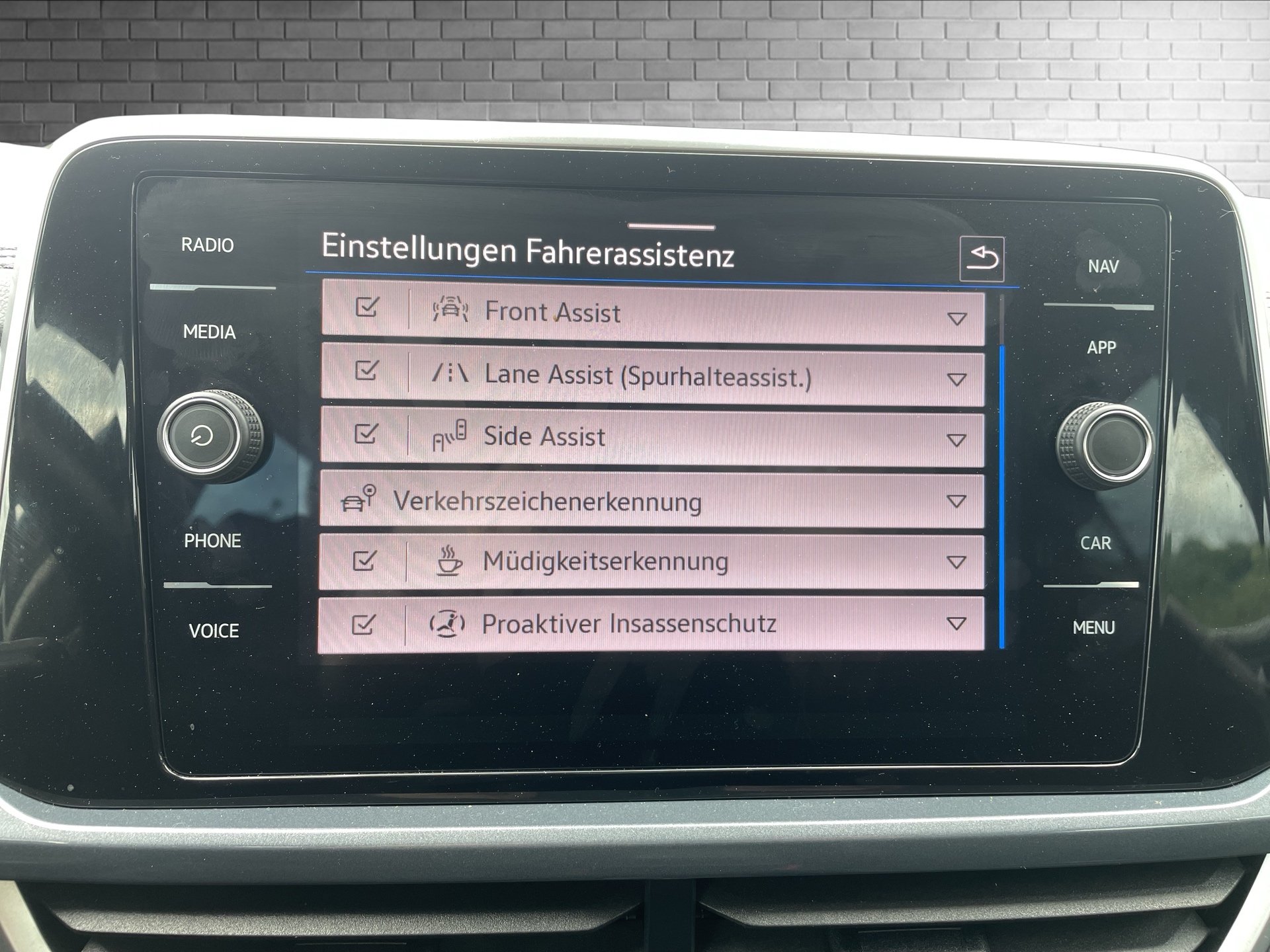 VW T-Roc 1.5 TSI Style DSG | Bild 13 von 18