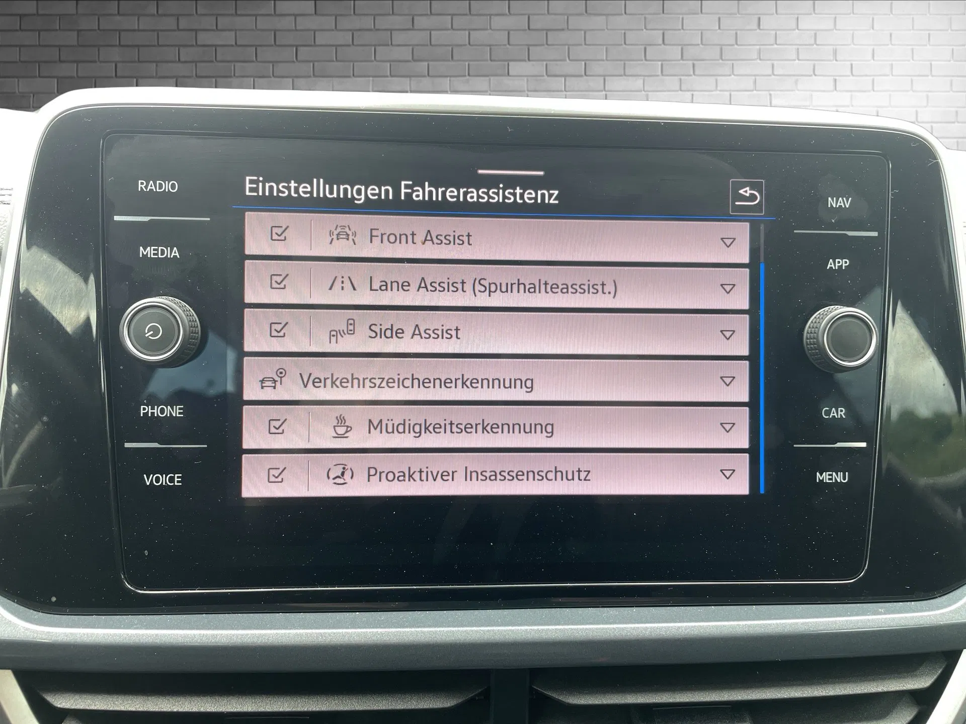 VW T-Roc 1.5 TSI Style DSG | Bild 13 von 18