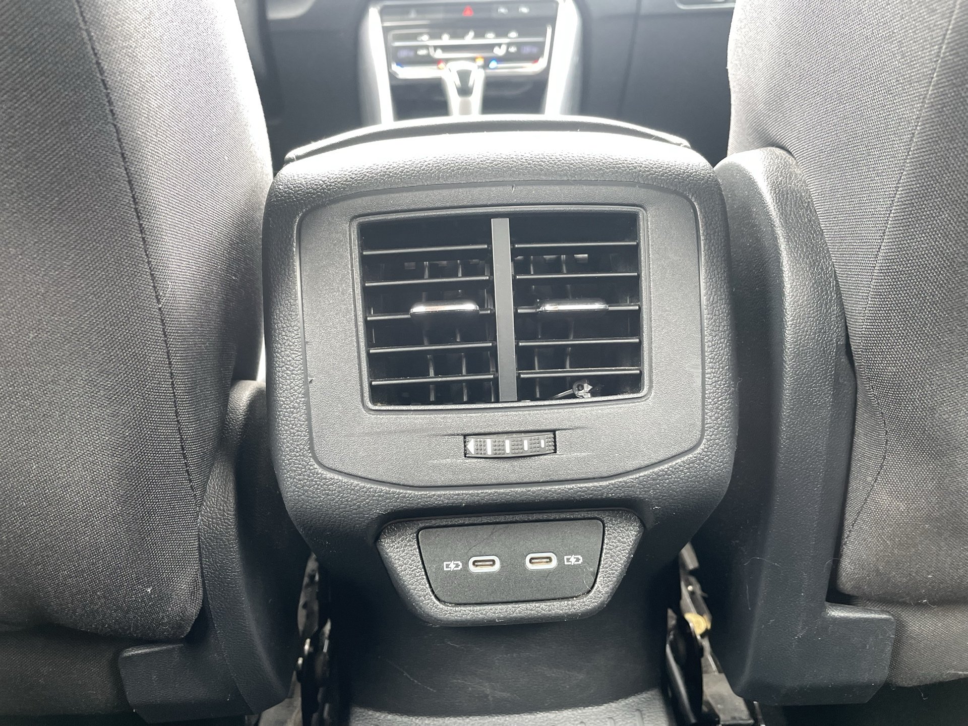 VW T-Roc 1.5 TSI Style DSG | Bild 16 von 18