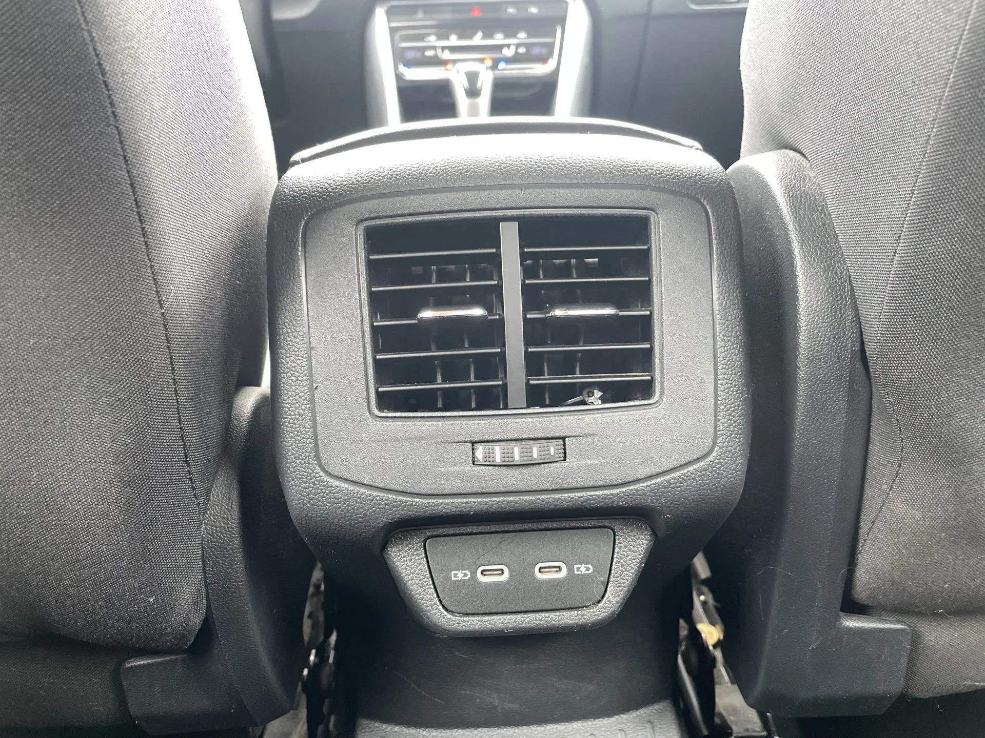 VW T-Roc 1.5 TSI Style DSG | Bild 16 von 18