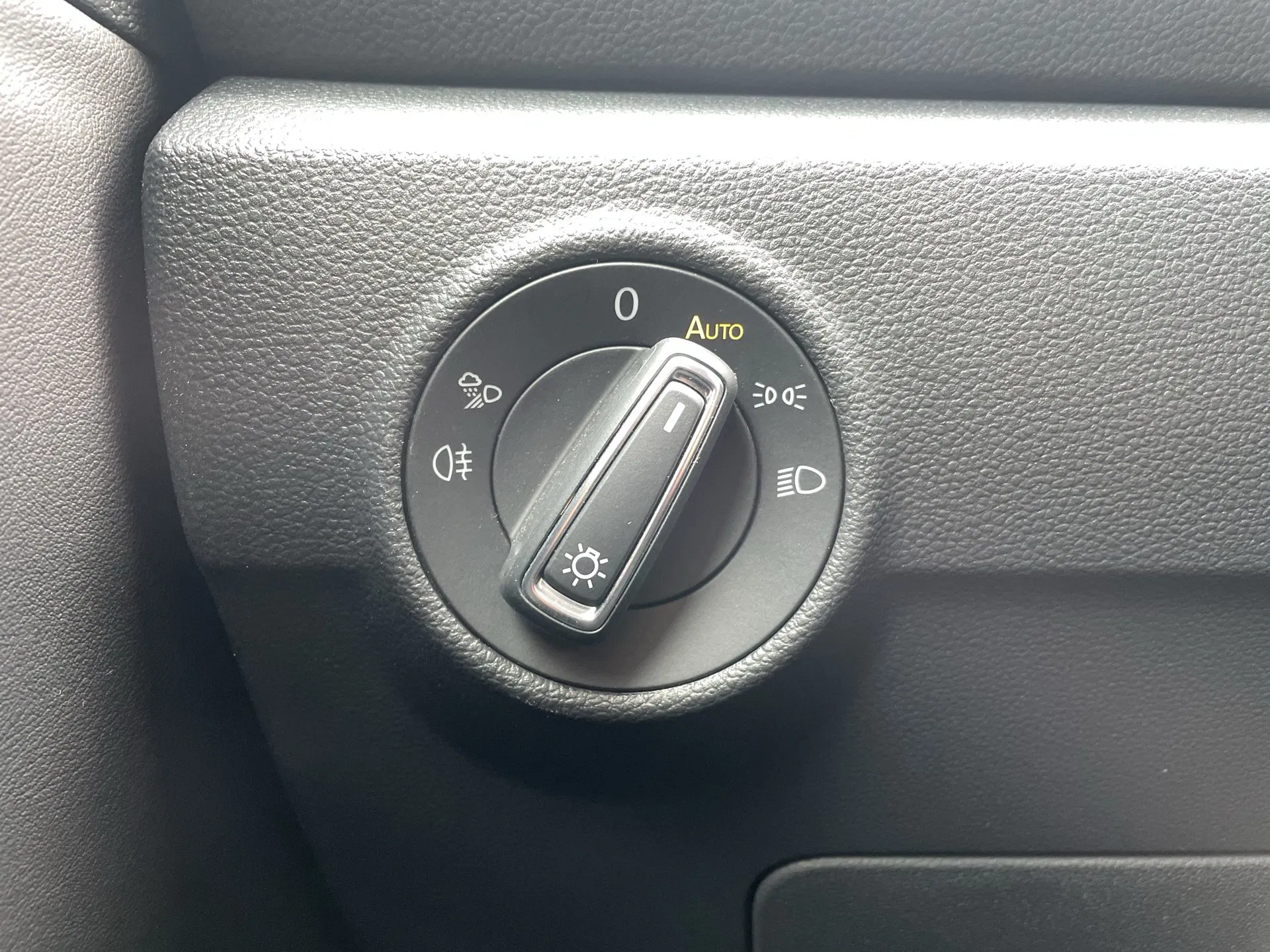 VW T-Roc 1.5 TSI Style DSG | Bild 8 von 18