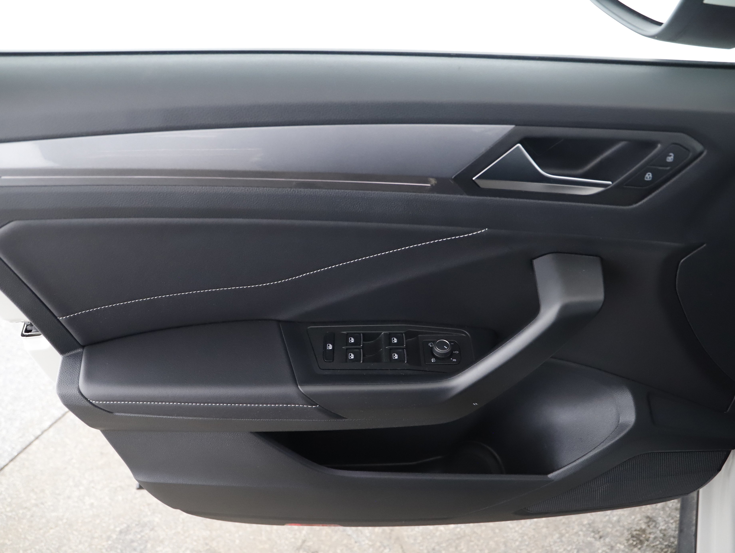 VW T-Roc 1.0 TSI Style | Bild 22 von 25