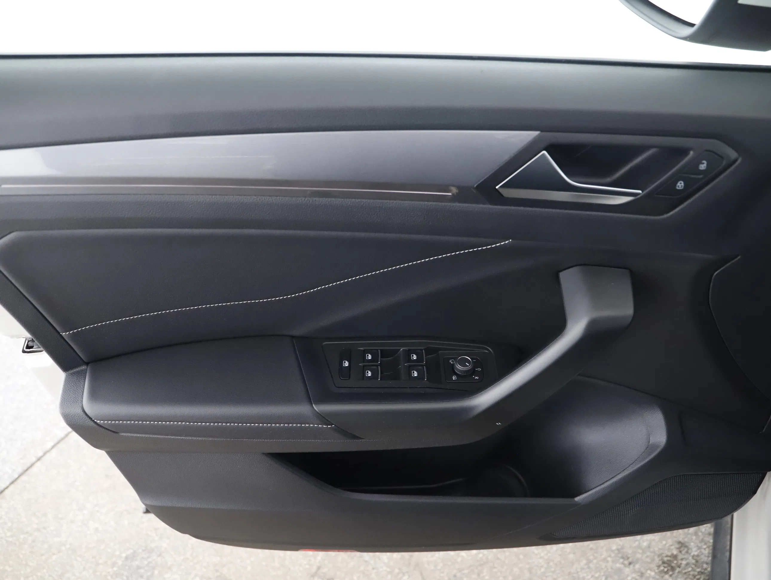 VW T-Roc 1.0 TSI Style | Bild 22 von 25