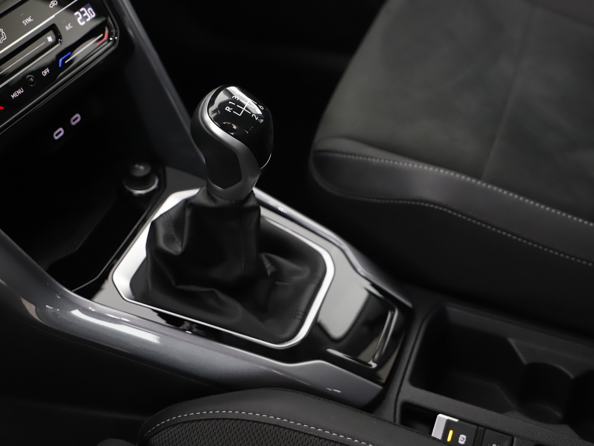 VW T-Roc 1.0 TSI Style | Bild 13 von 25