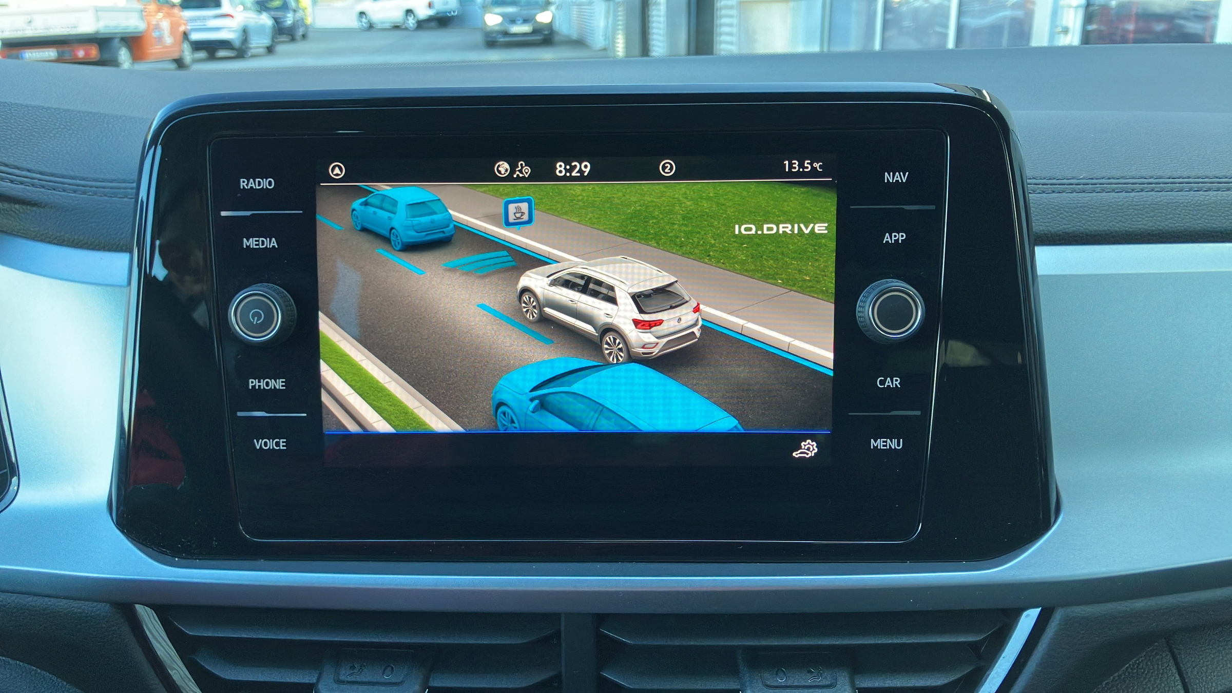 VW T-Roc 1.0 TSI Life | Bild 16 von 25