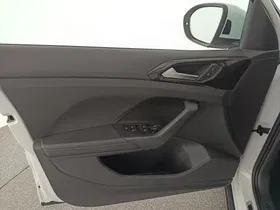 VW T-Cross 1.0 TSI 85 kW R-Line | Thumbnail 11 von 30