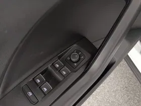 VW T-Cross 1.0 TSI 85 kW R-Line | Thumbnail 12 von 30