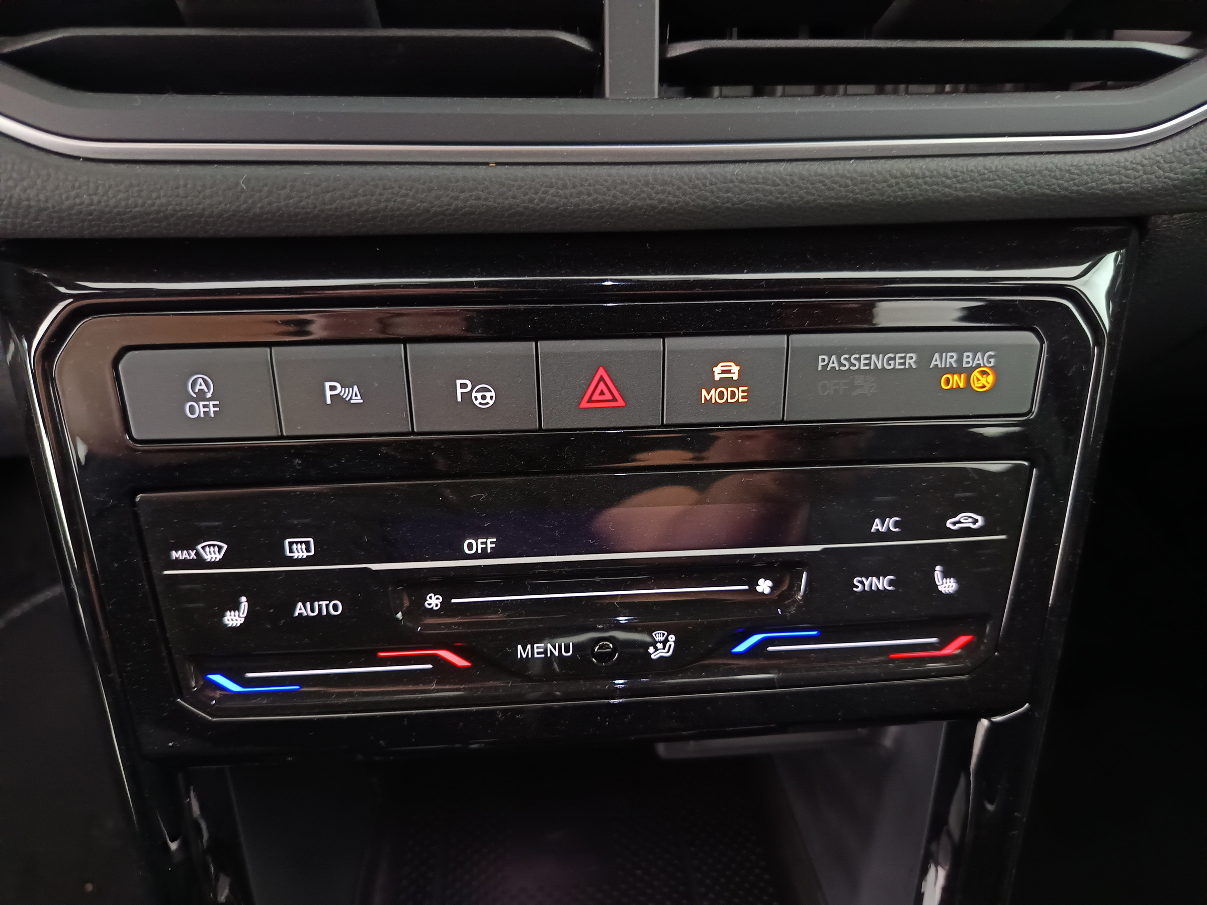 VW T-Cross 1.0 TSI 85 kW R-Line | Bild 26 von 30