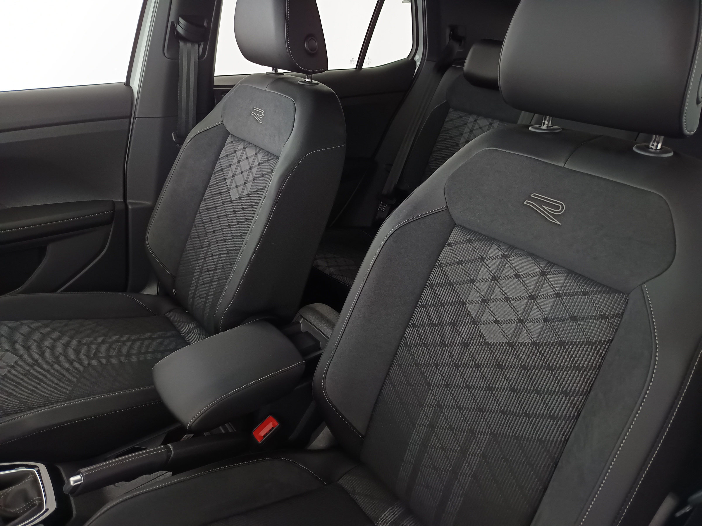 VW T-Cross 1.0 TSI 85 kW R-Line | Bild 30 von 30