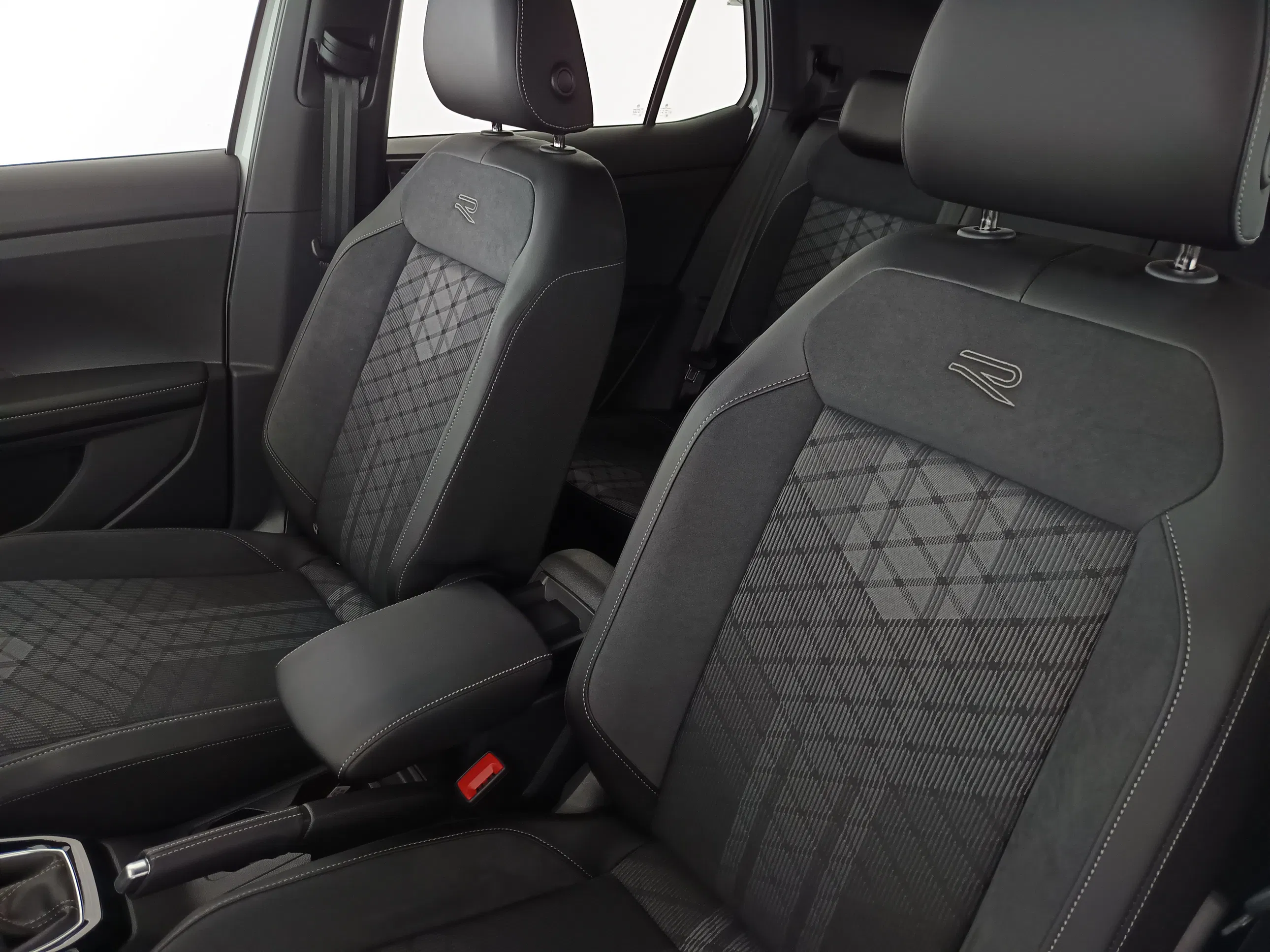 VW T-Cross 1.0 TSI 85 kW R-Line | Bild 30 von 30