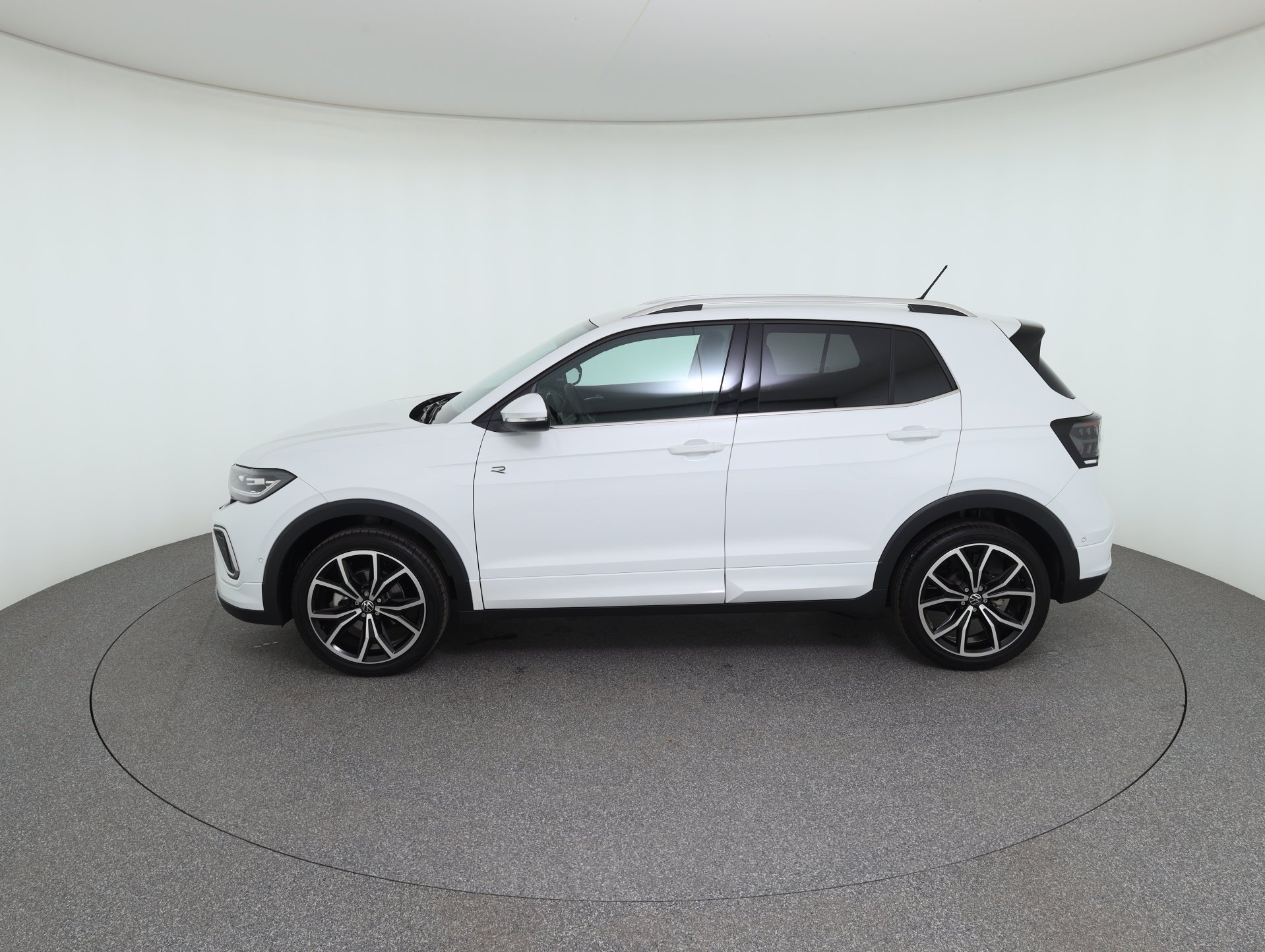 VW T-Cross 1.0 TSI 85 kW R-Line | Bild 9 von 30