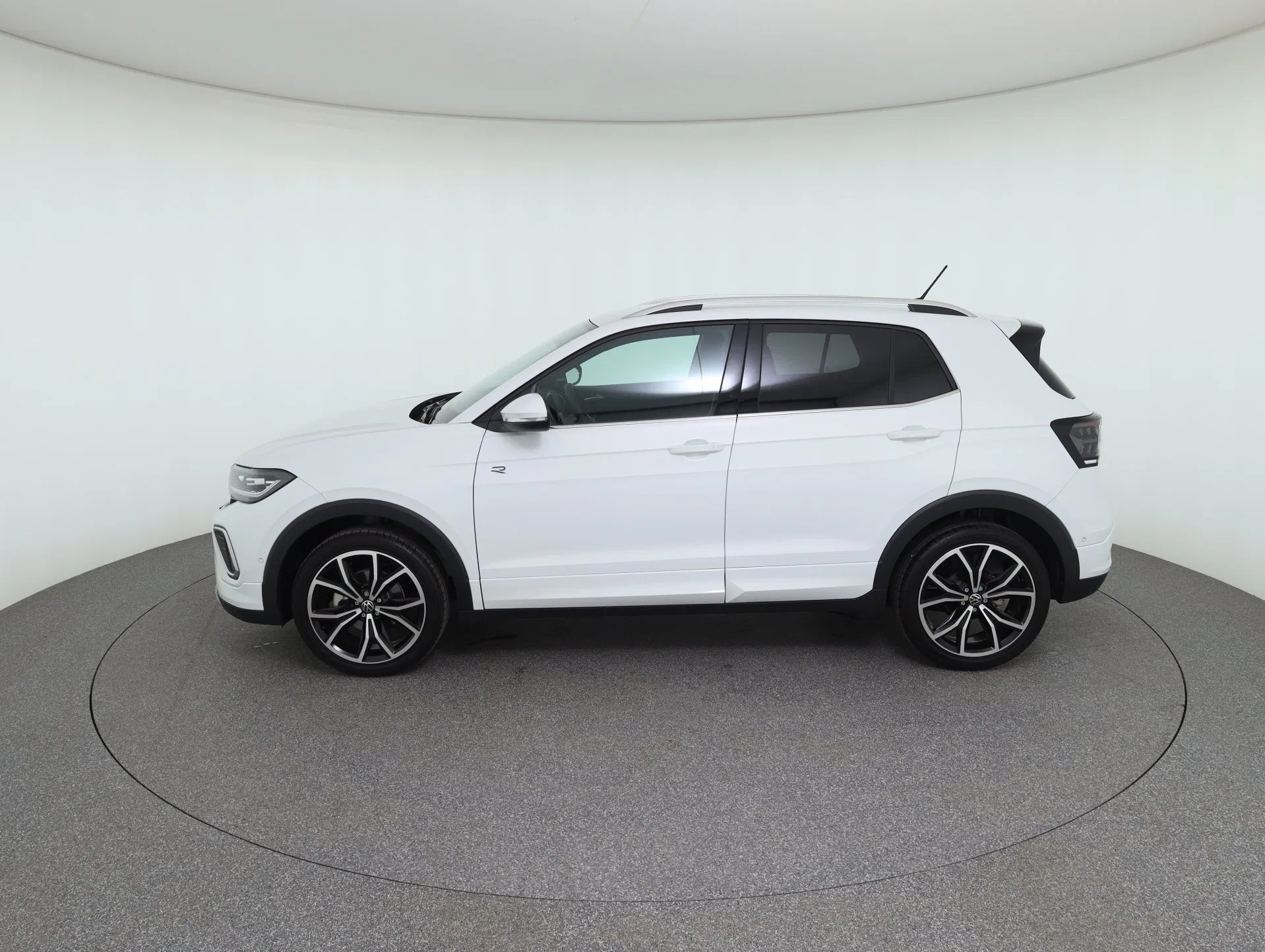 VW T-Cross 1.0 TSI 85 kW R-Line | Bild 9 von 30