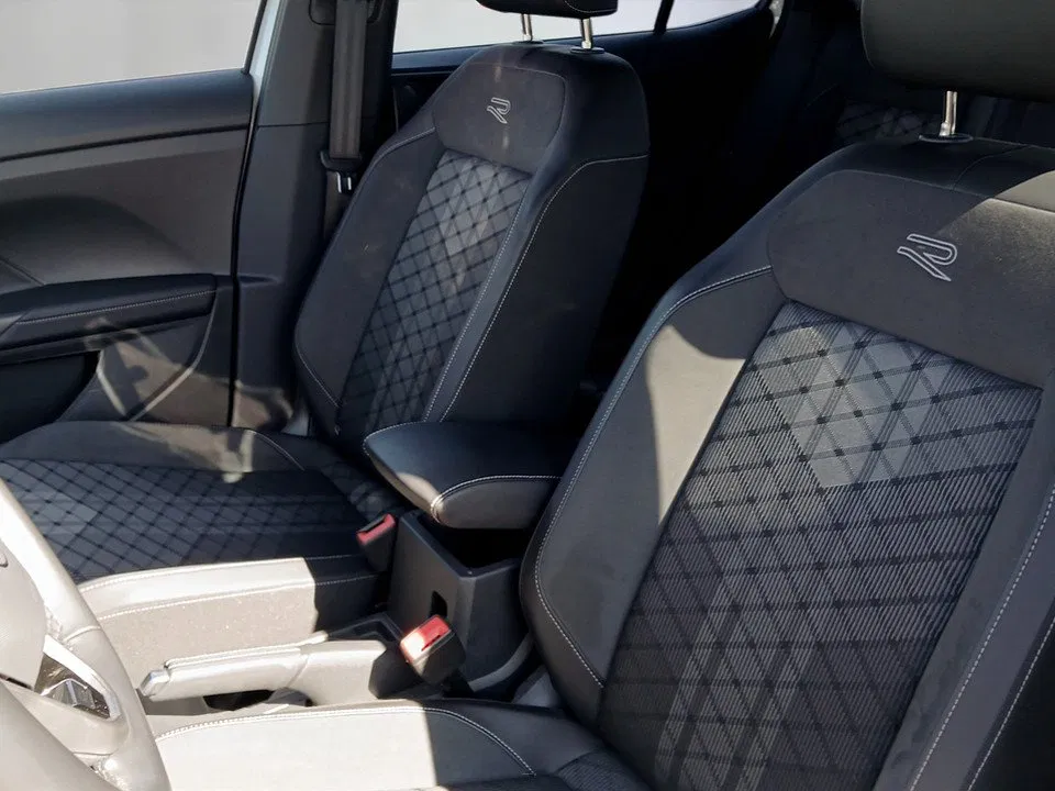 VW T-Cross 1.0 TSI 85 kW R-Line | Bild 9 von 22