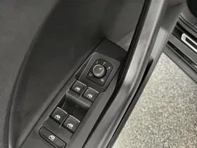 VW T-Cross 1.0 TSI 85 kW R-Line | Thumbnail 12 von 28