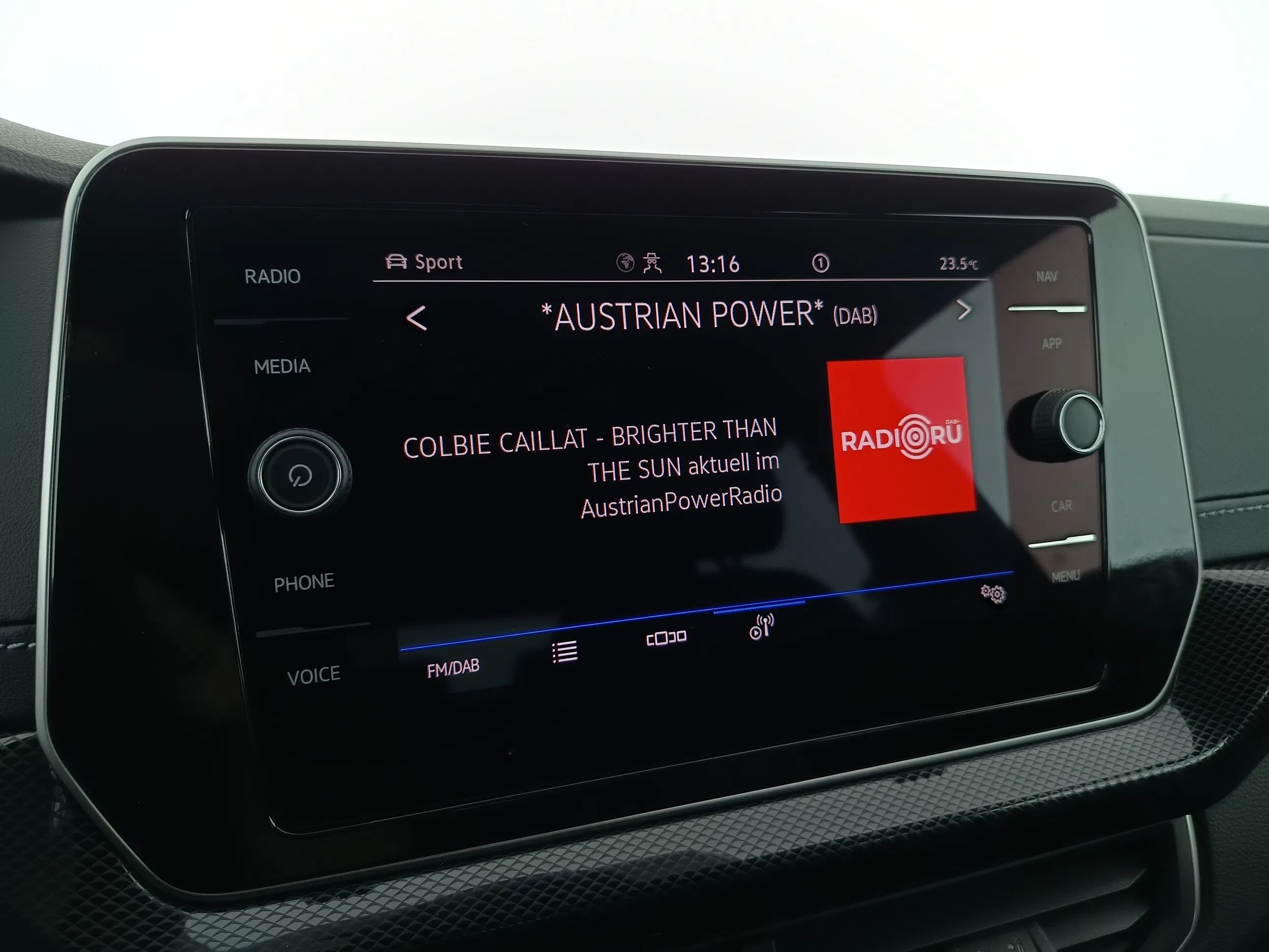 VW T-Cross 1.0 TSI 85 kW R-Line | Bild 19 von 28