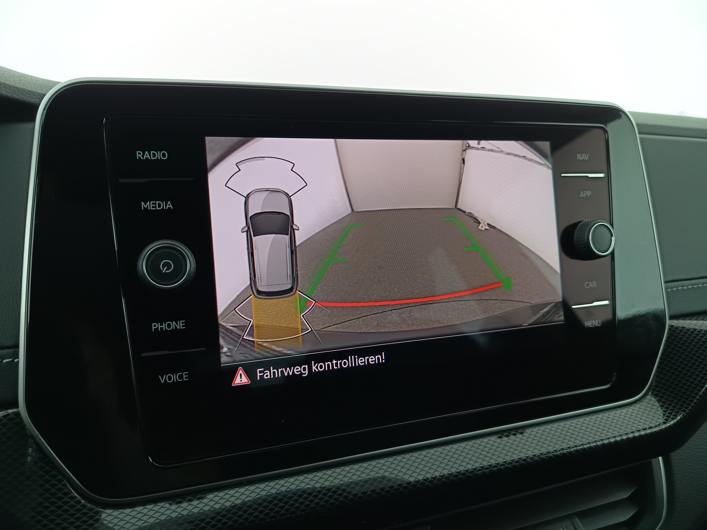 VW T-Cross 1.0 TSI 85 kW R-Line | Bild 20 von 28