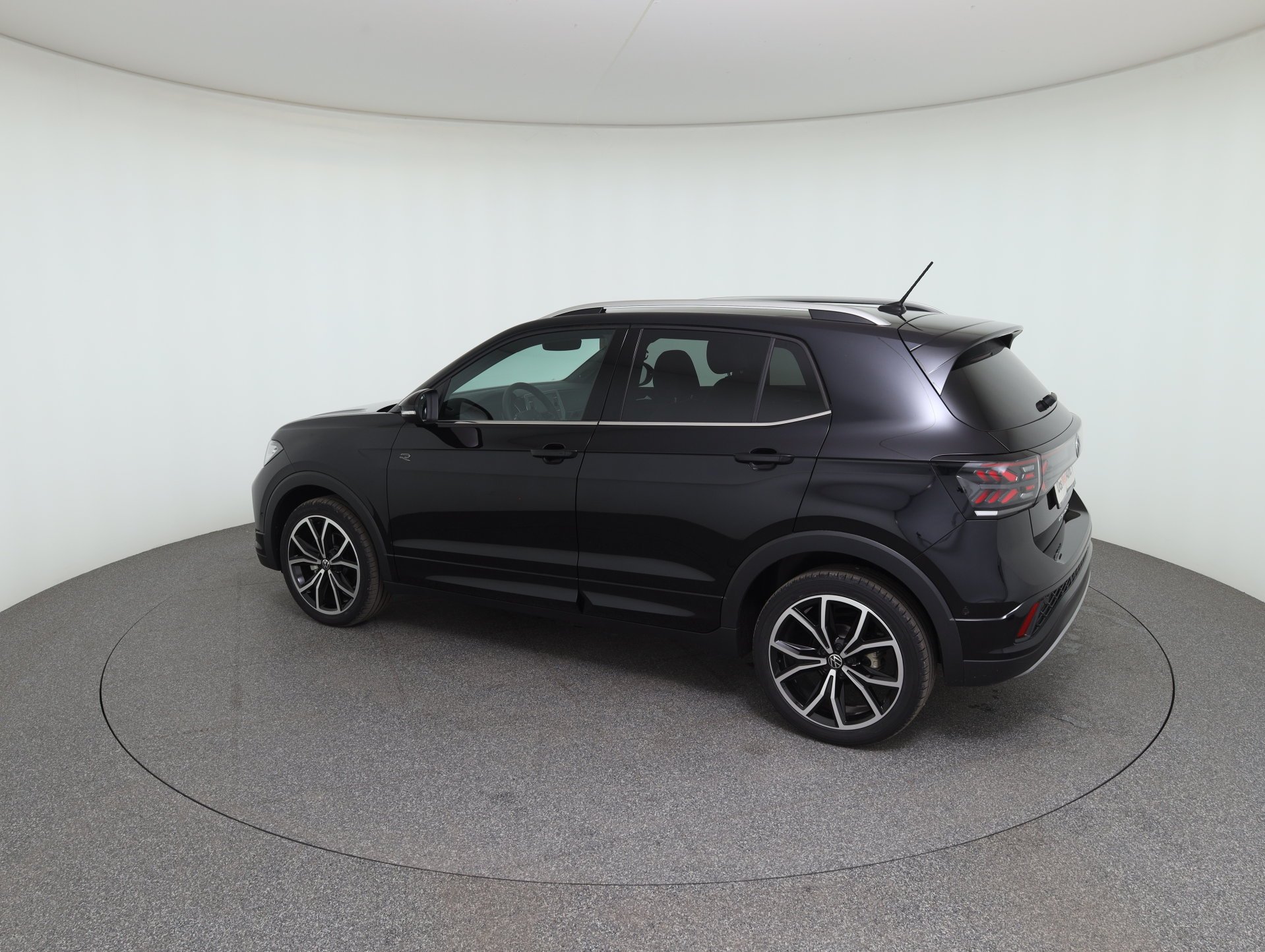 VW T-Cross 1.0 TSI 85 kW R-Line | Bild 8 von 28