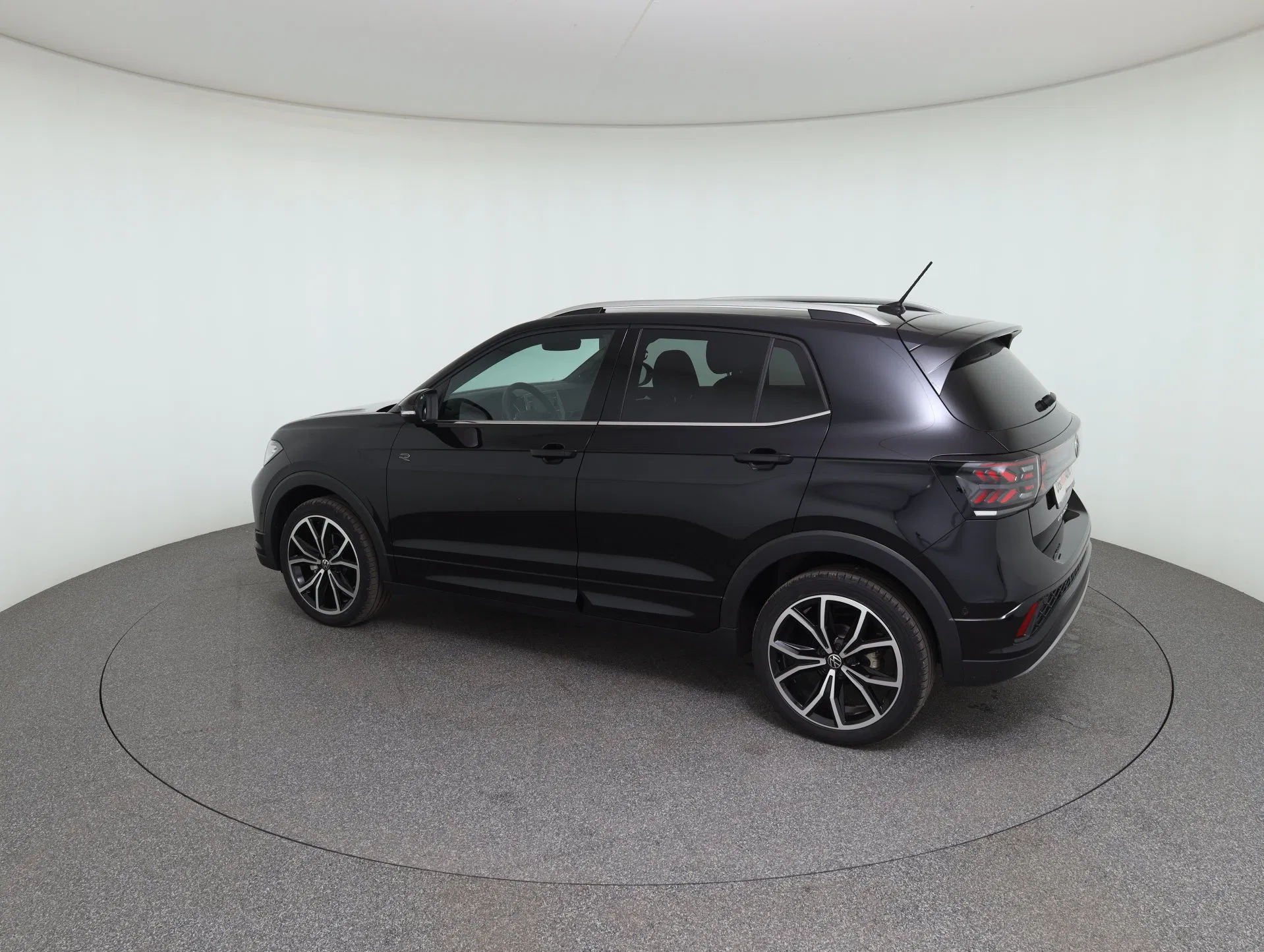 VW T-Cross 1.0 TSI 85 kW R-Line | Bild 8 von 28