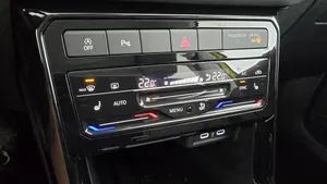 VW T-Cross 1.0 TSI 70 kW Life | Thumbnail 3 von 23