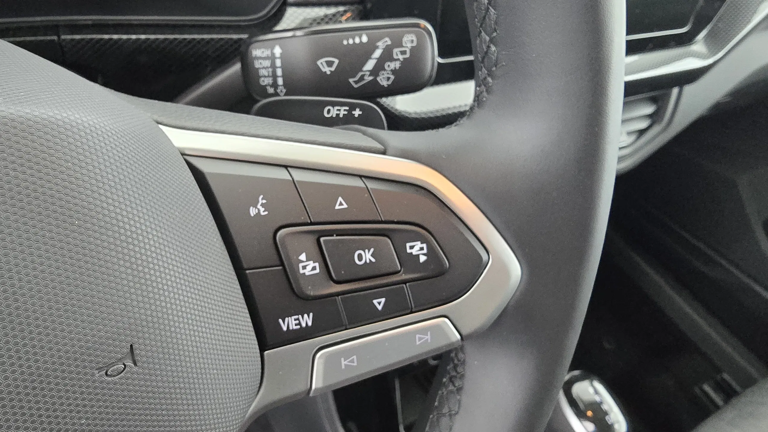 VW T-Cross 1.0 TSI 70 kW Life | Bild 4 von 23