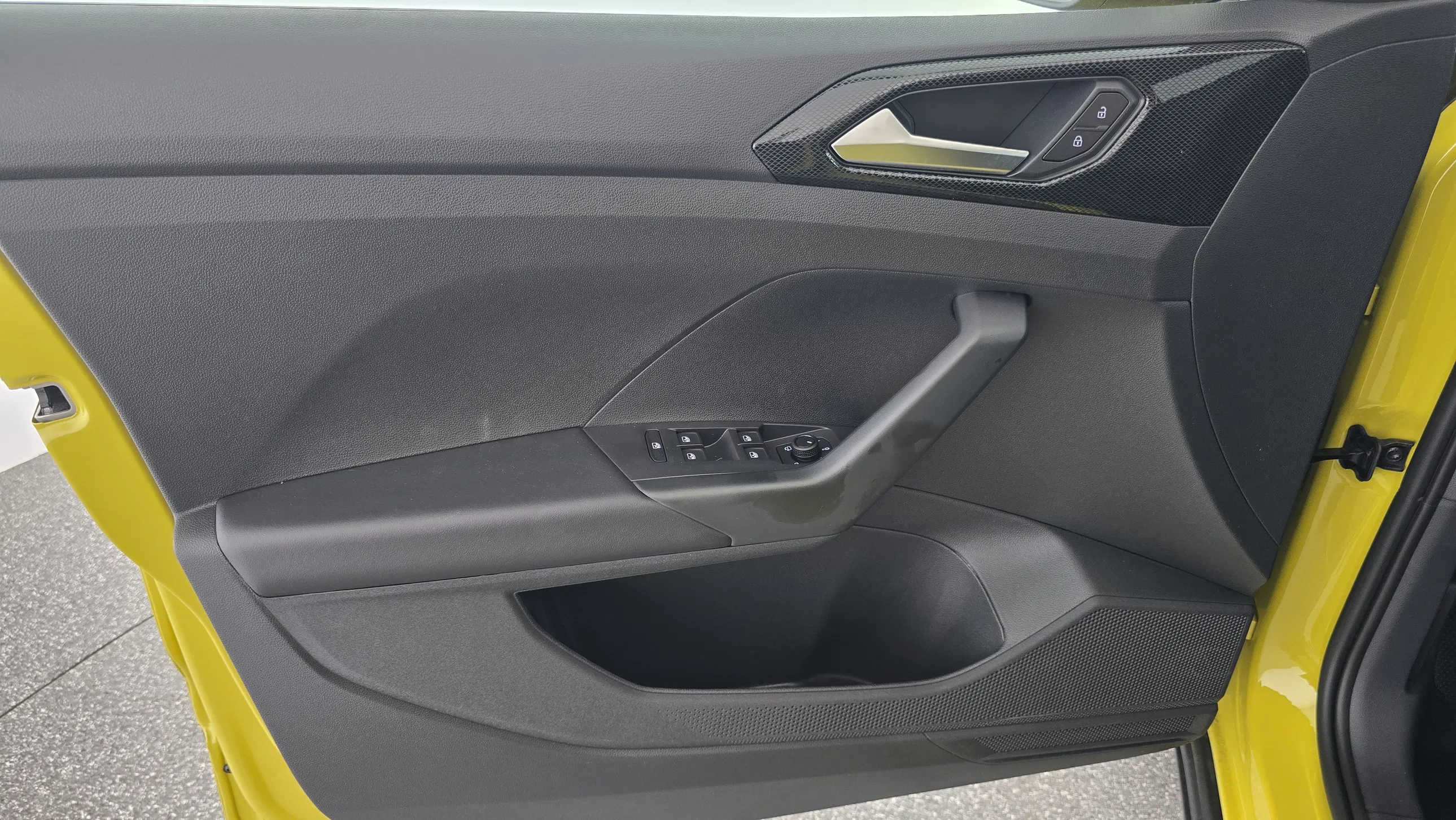 VW T-Cross 1.0 TSI 70 kW Life | Bild 7 von 23