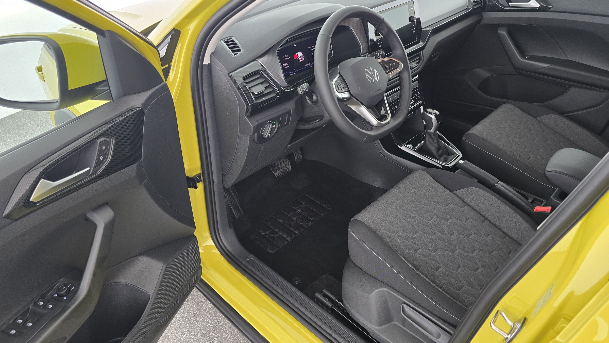VW T-Cross 1.0 TSI 70 kW Life | Bild 8 von 23