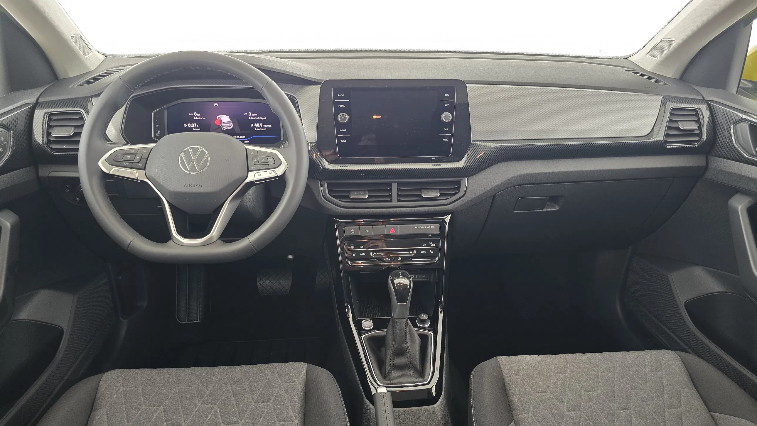 VW T-Cross 1.0 TSI 70 kW Life | Bild 9 von 23