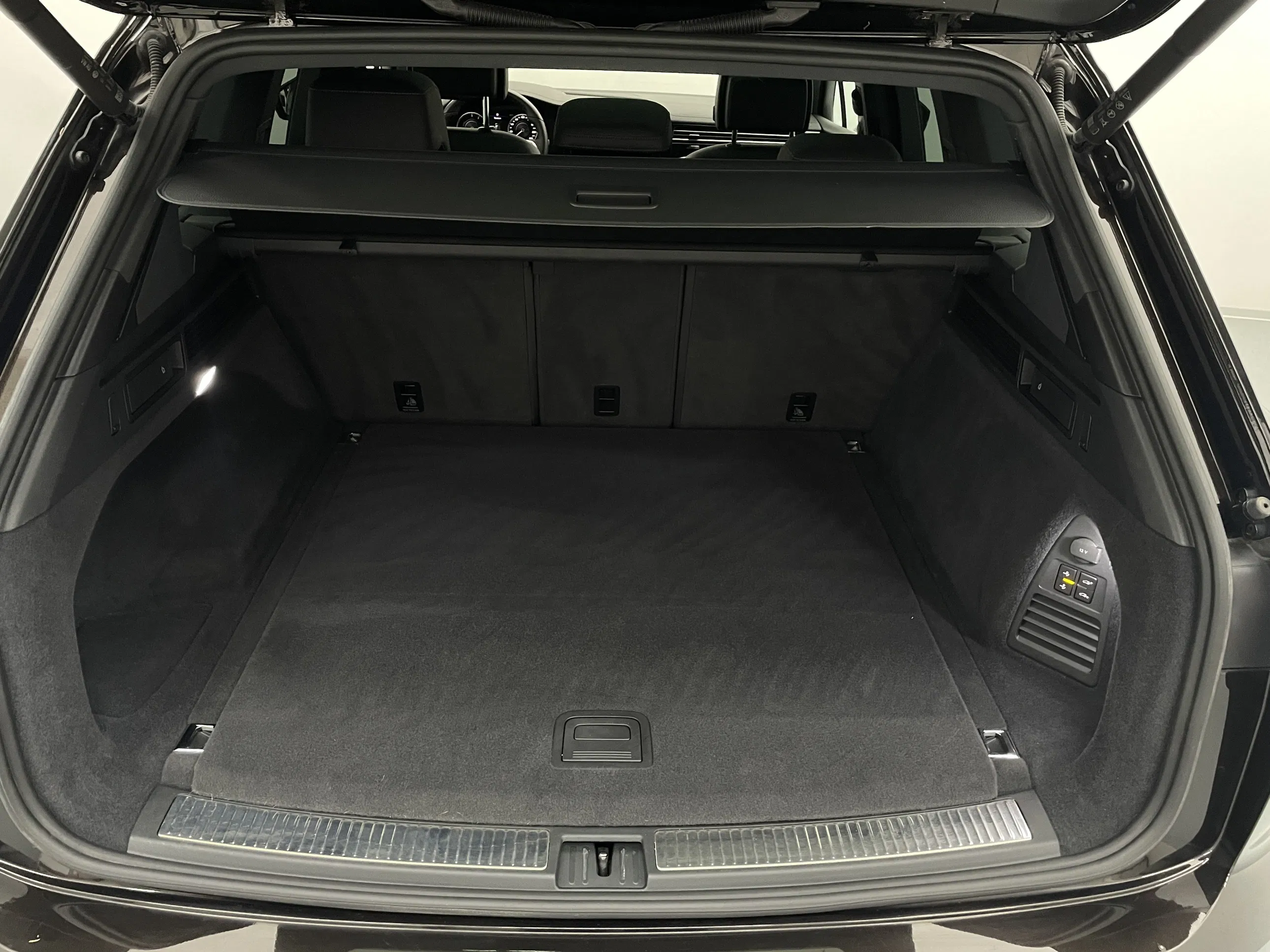 VW Touareg 3.0 V6 TSI 4Motion R | Bild 12 von 23