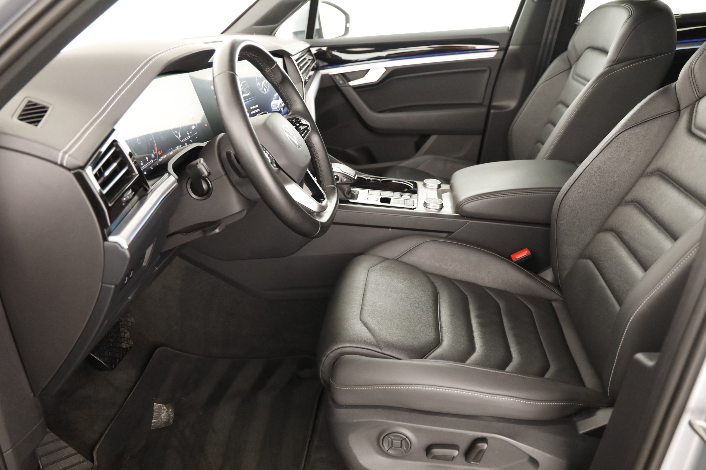 VW Touareg 3.0 V6 TSI 4Motion Elegance | Bild 13 von 27