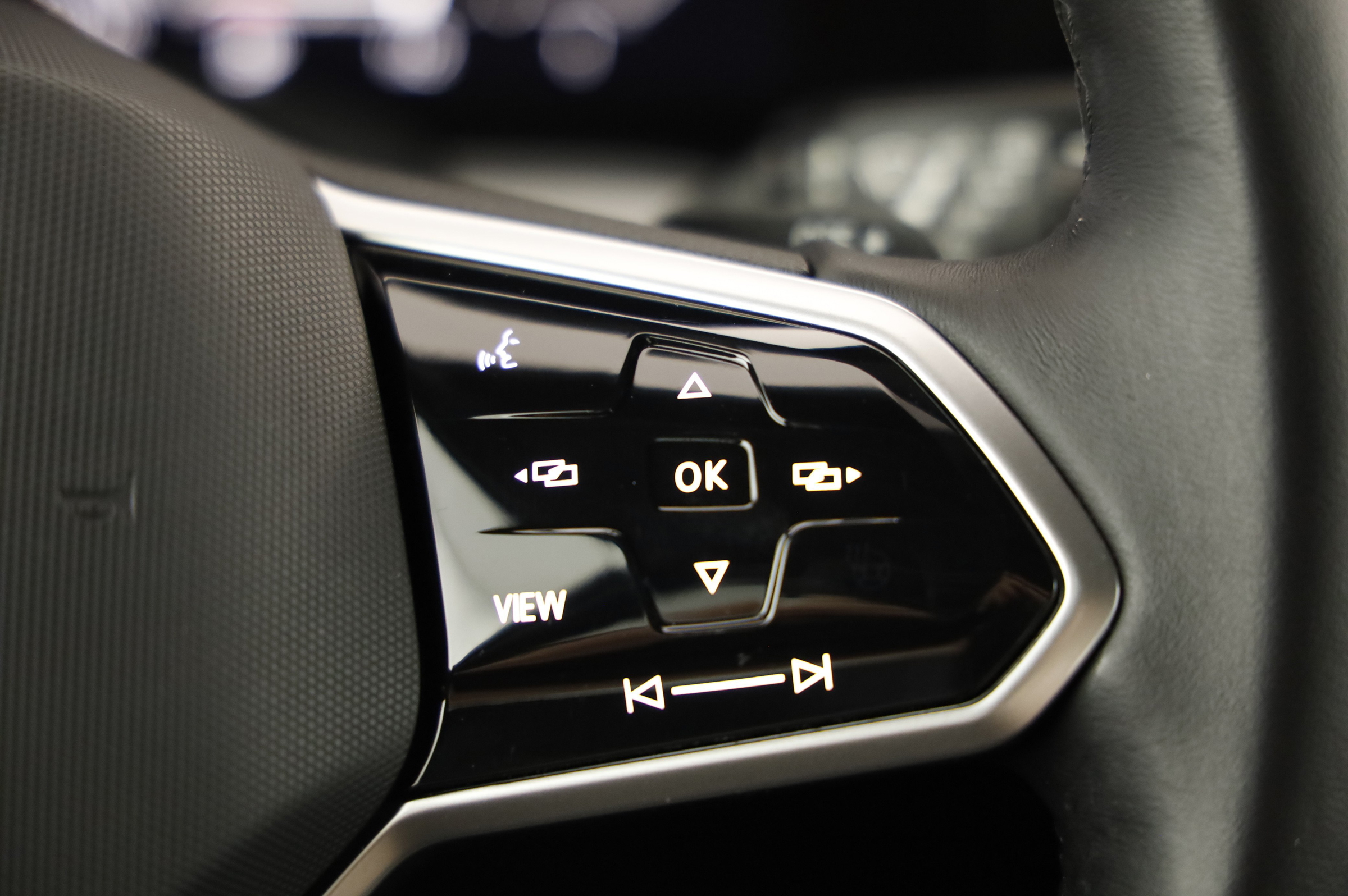 VW Touareg 3.0 V6 TSI 4Motion Elegance | Bild 18 von 27