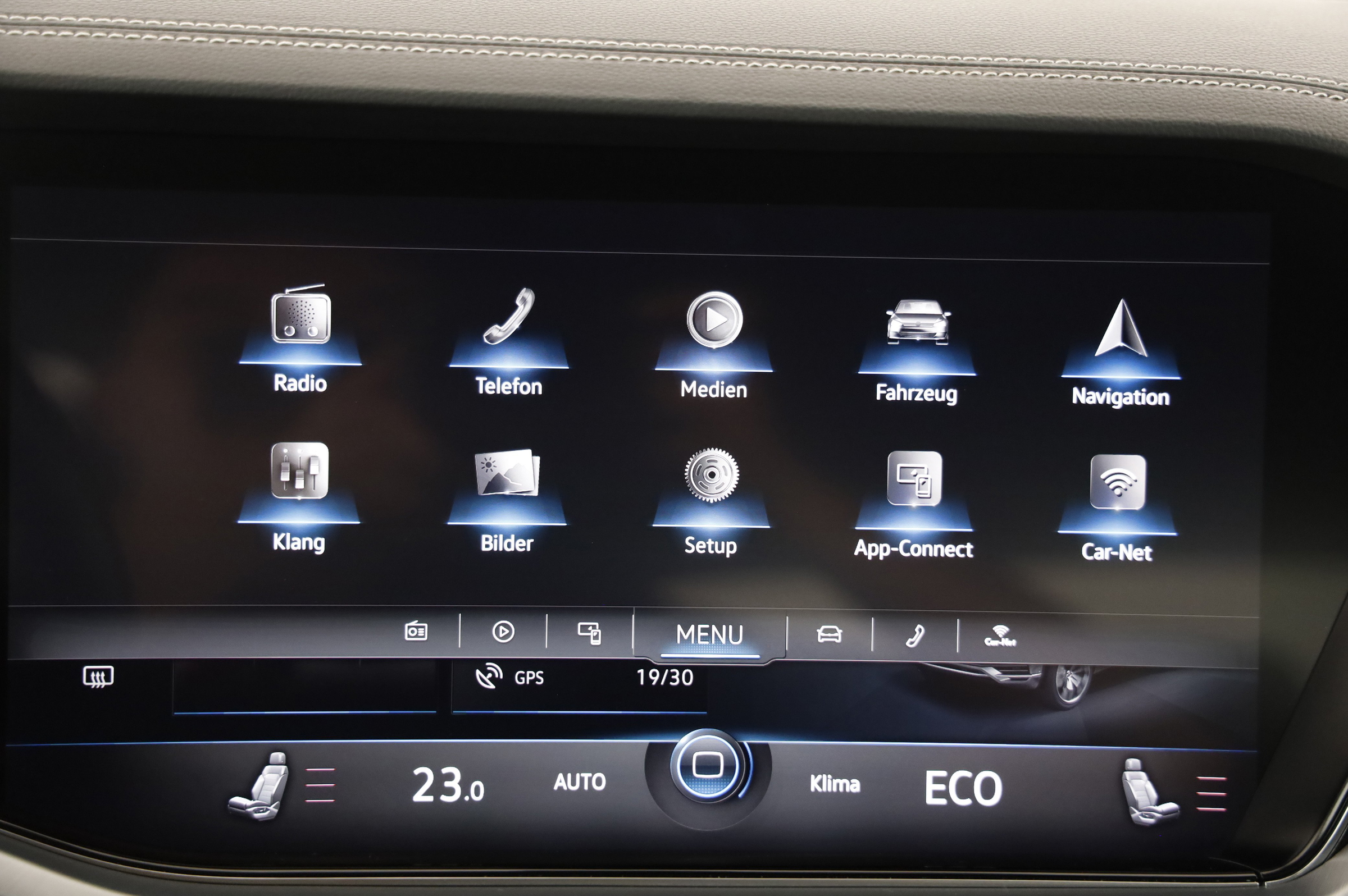 VW Touareg 3.0 V6 TSI 4Motion Elegance | Bild 19 von 27