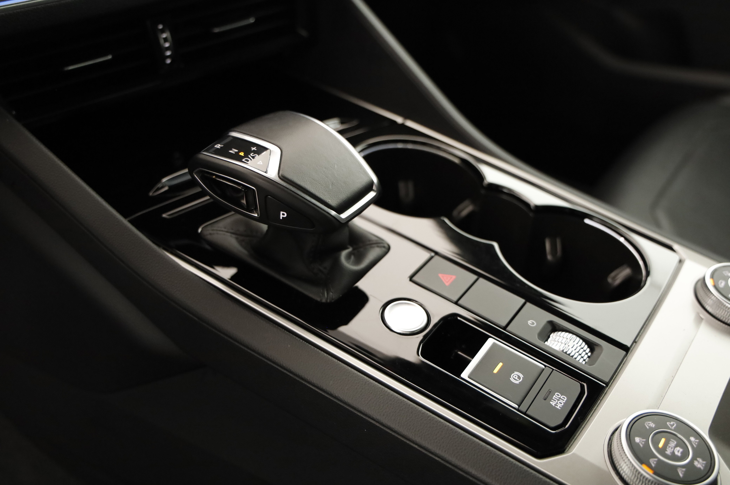 VW Touareg 3.0 V6 TSI 4Motion Elegance | Bild 23 von 27