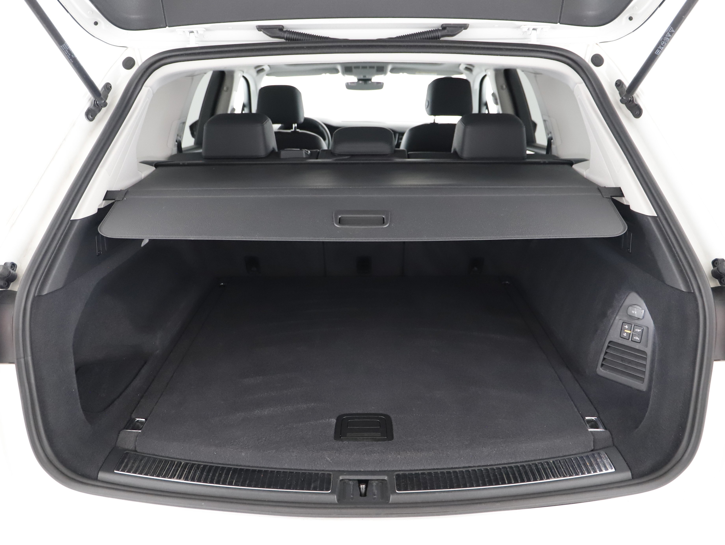 VW Touareg 3.0 V6 TSI 4Motion Elegance | Bild 17 von 25