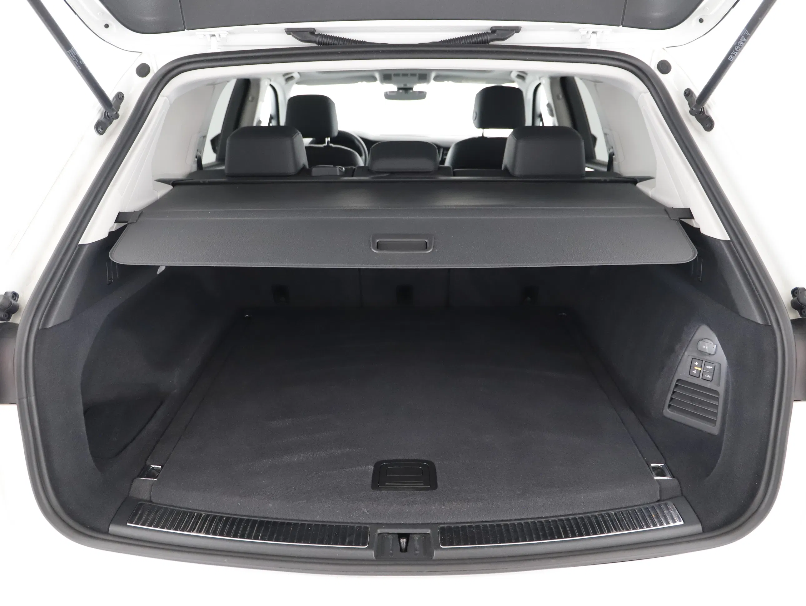 VW Touareg 3.0 V6 TSI 4Motion Elegance | Bild 17 von 25