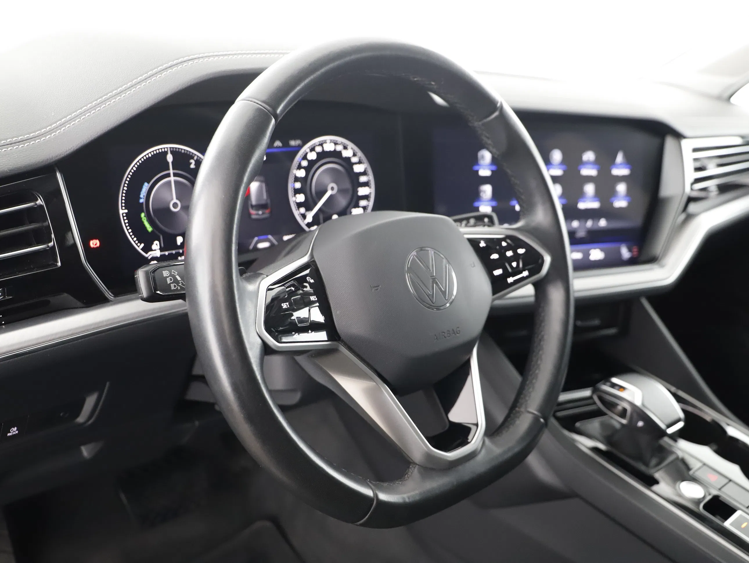 VW Touareg 3.0 V6 TSI 4Motion Elegance | Bild 5 von 25