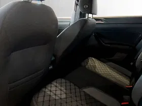 VW Taigo 1.0 TSI R-Line DSG | Thumbnail 16 von 17