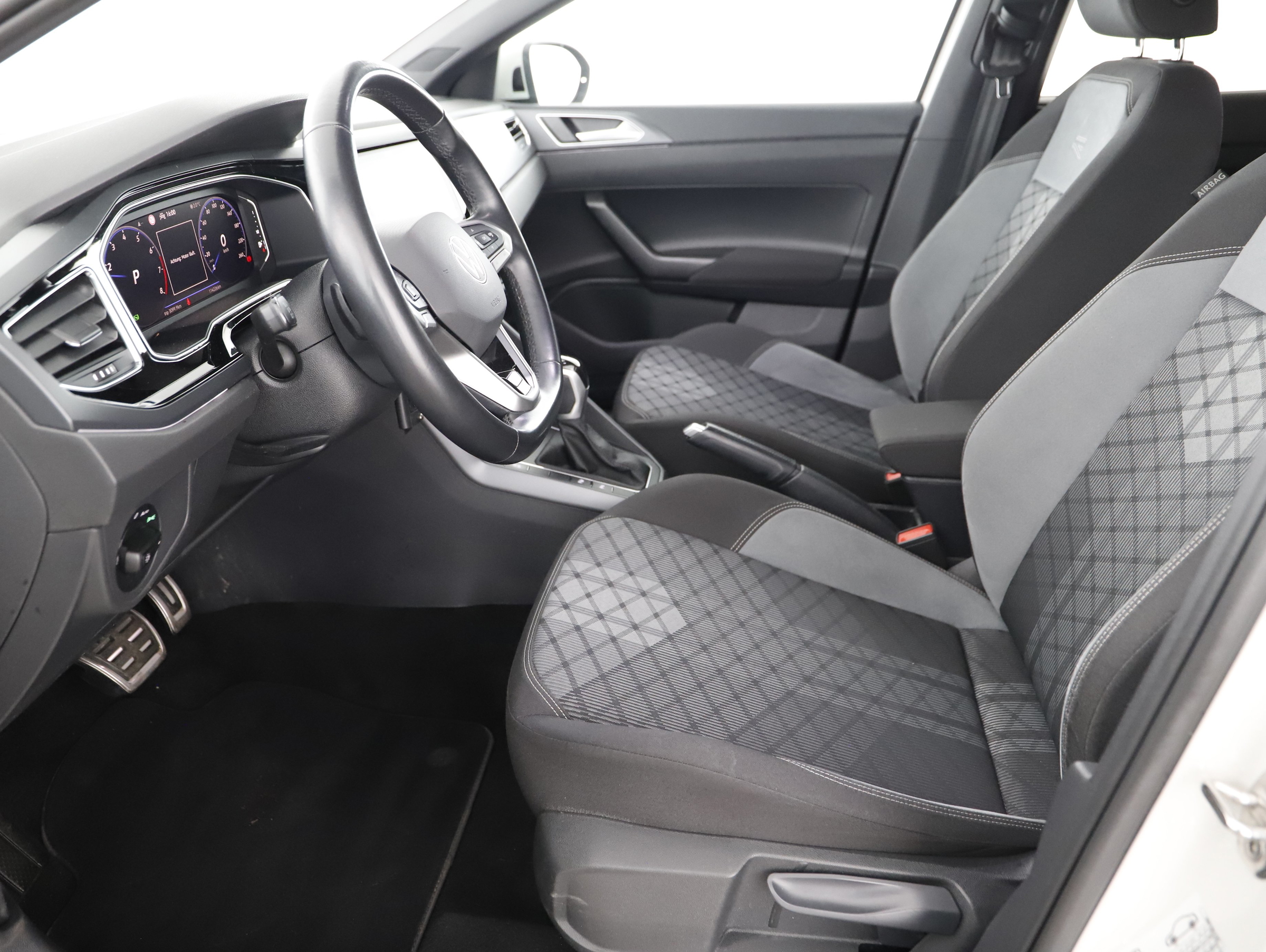 VW Taigo 1.0 TSI R-Line DSG | Bild 8 von 21