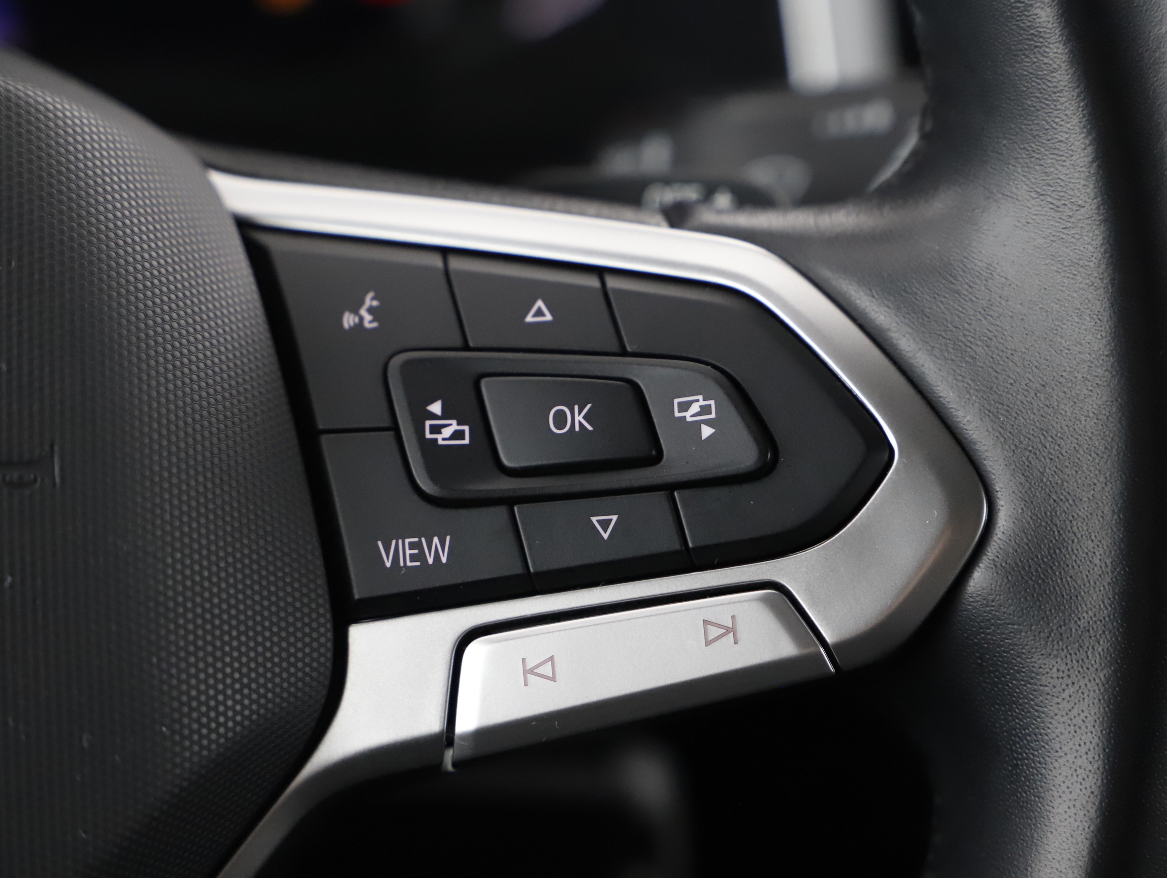 VW Taigo 1.0 TSI R-Line DSG | Bild 13 von 21