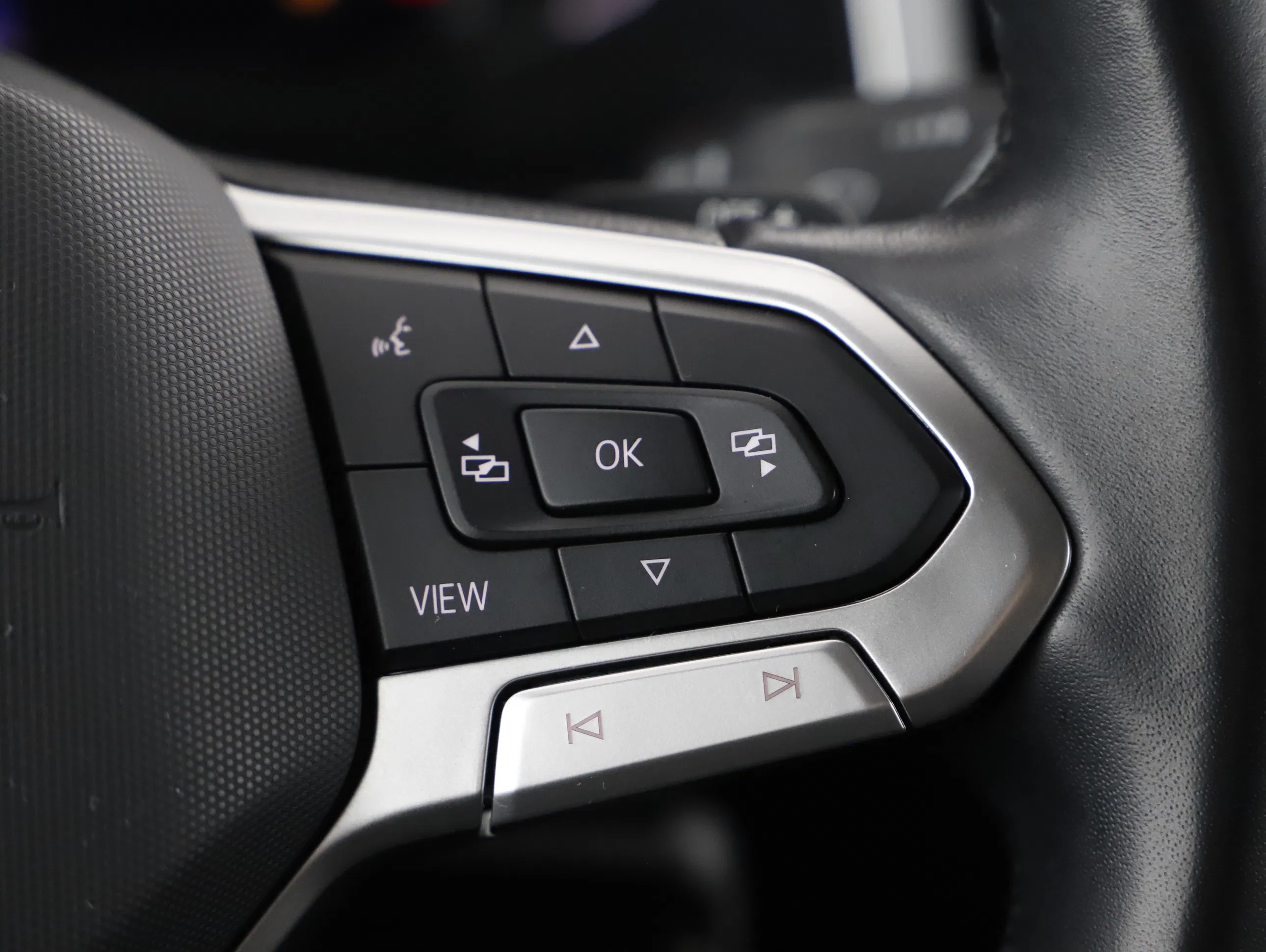 VW Taigo 1.0 TSI R-Line DSG | Bild 13 von 21