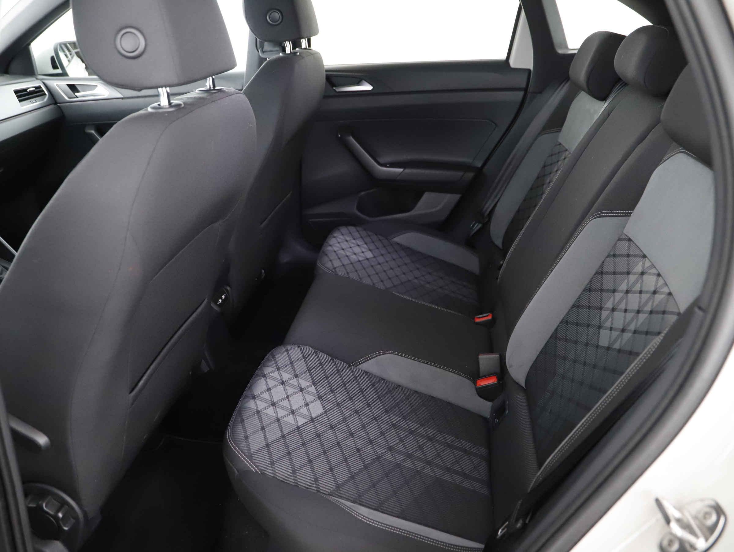 VW Taigo 1.0 TSI R-Line DSG | Bild 19 von 21